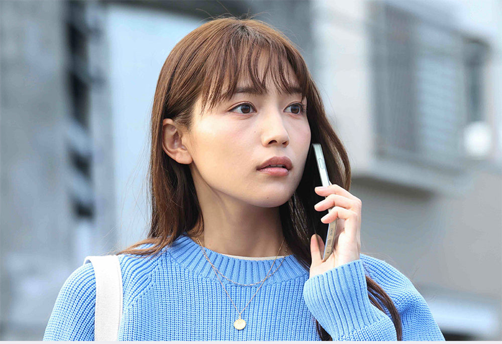 川口春奈さんがドラマ「サイレント」で着けていた人気のサフィナコイン 