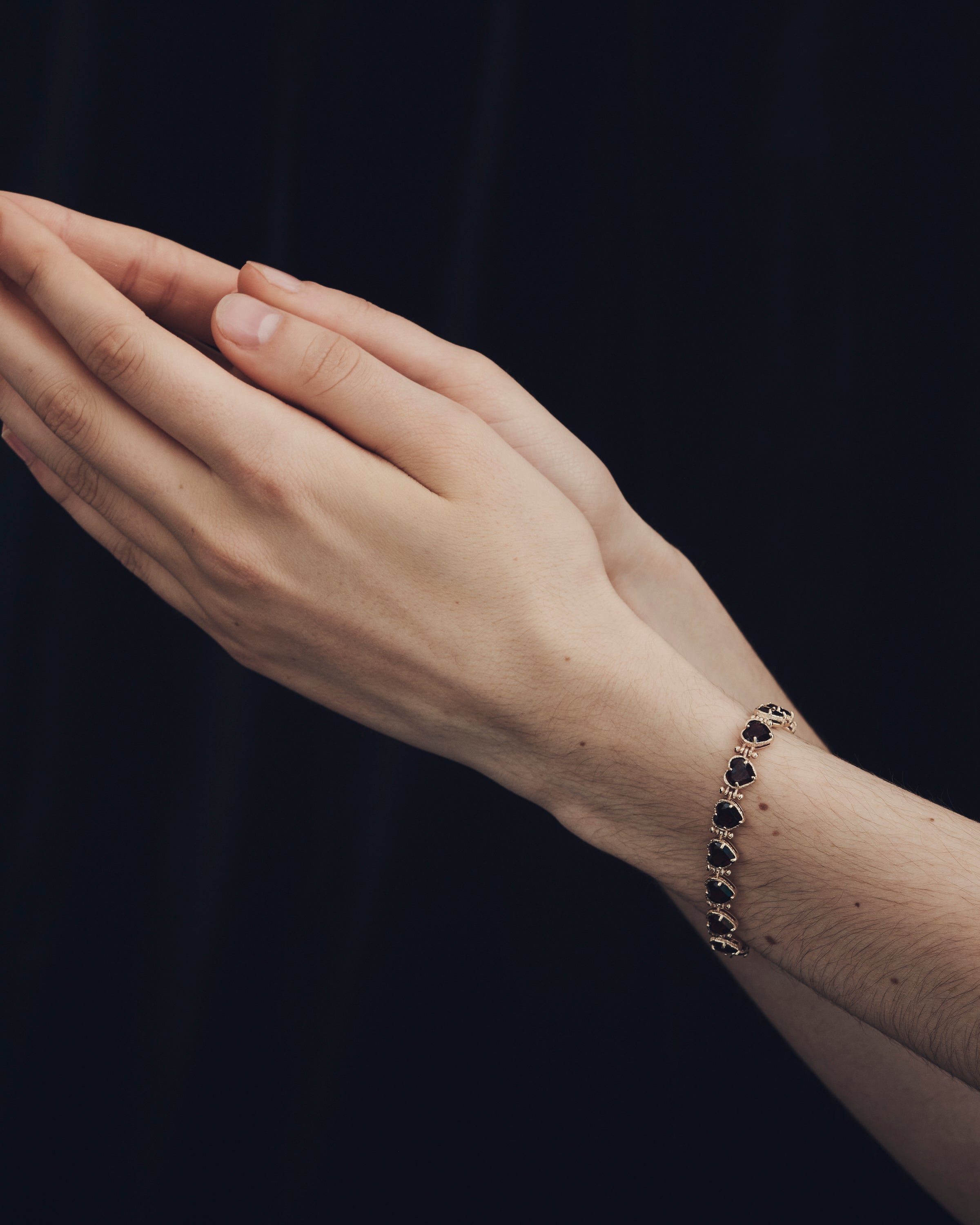 Venus Bracelet Garnet Solid Gold