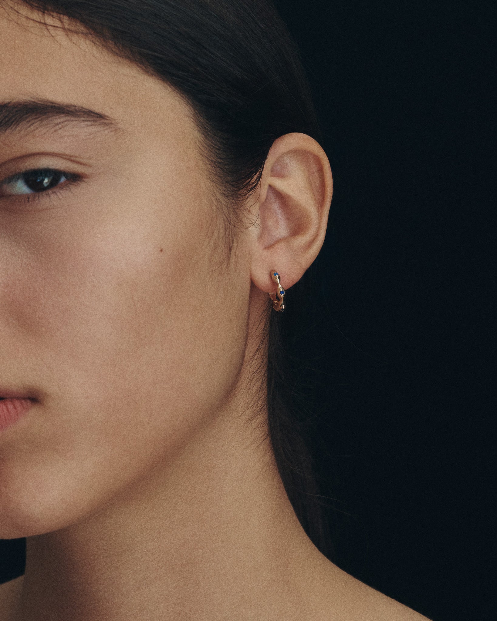 Kassandra Huggie Earrings Sapphire Solid Gold