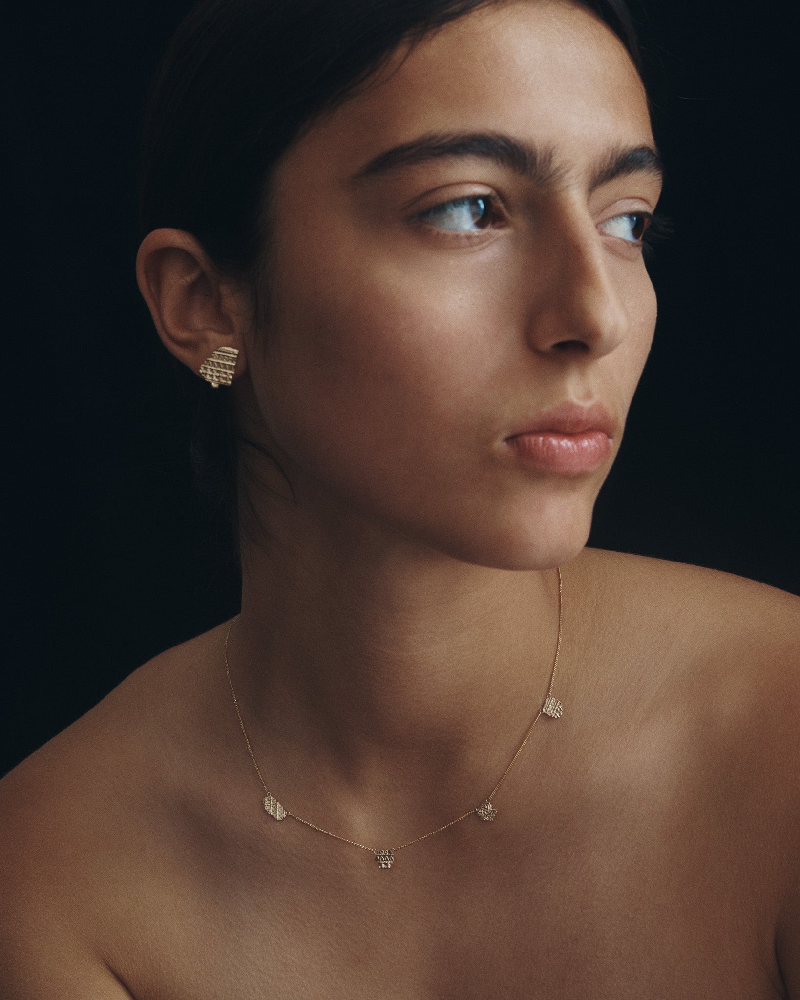 Relic IV Station Necklace Solid Gold