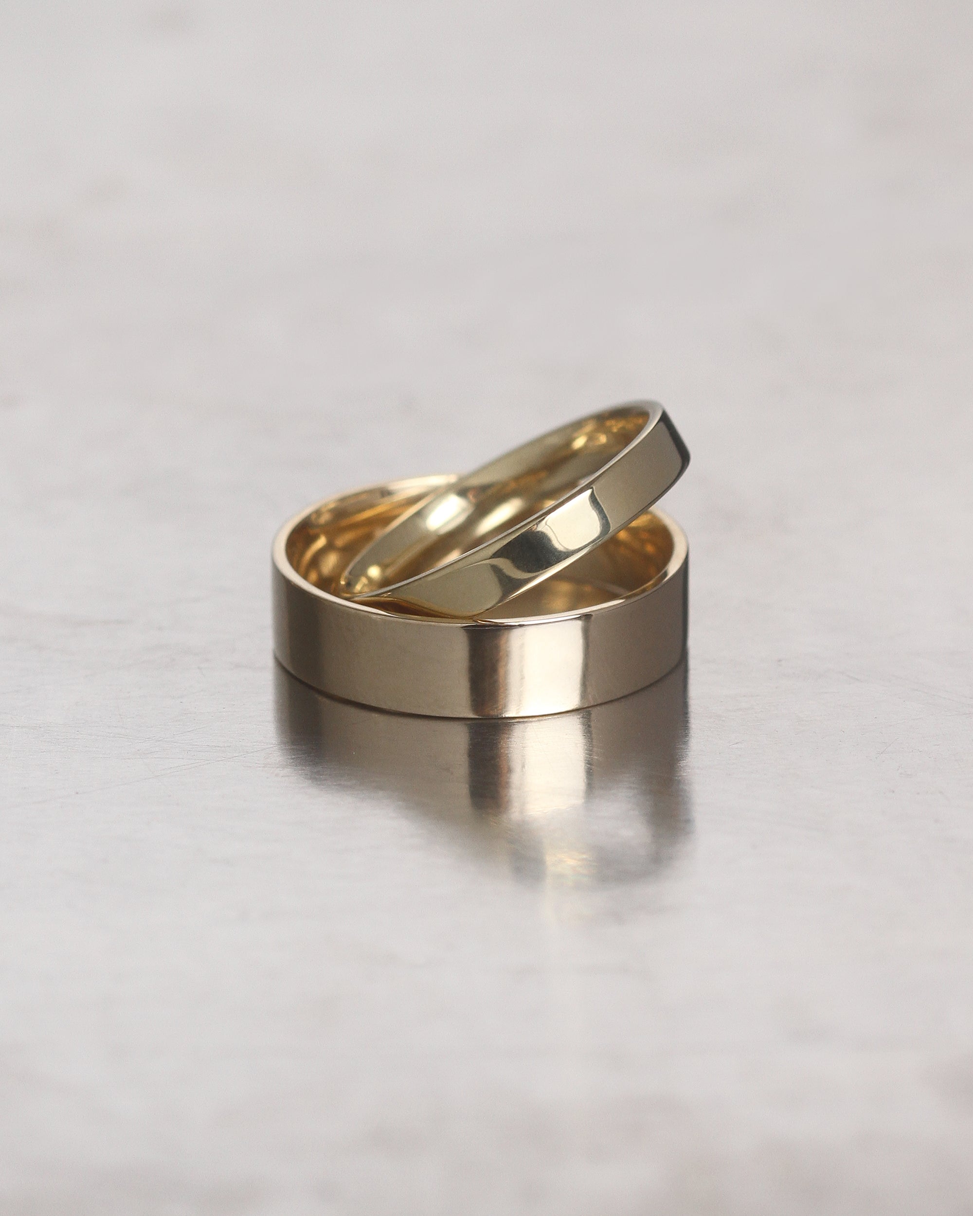 Cigar 3mm Band Solid Gold