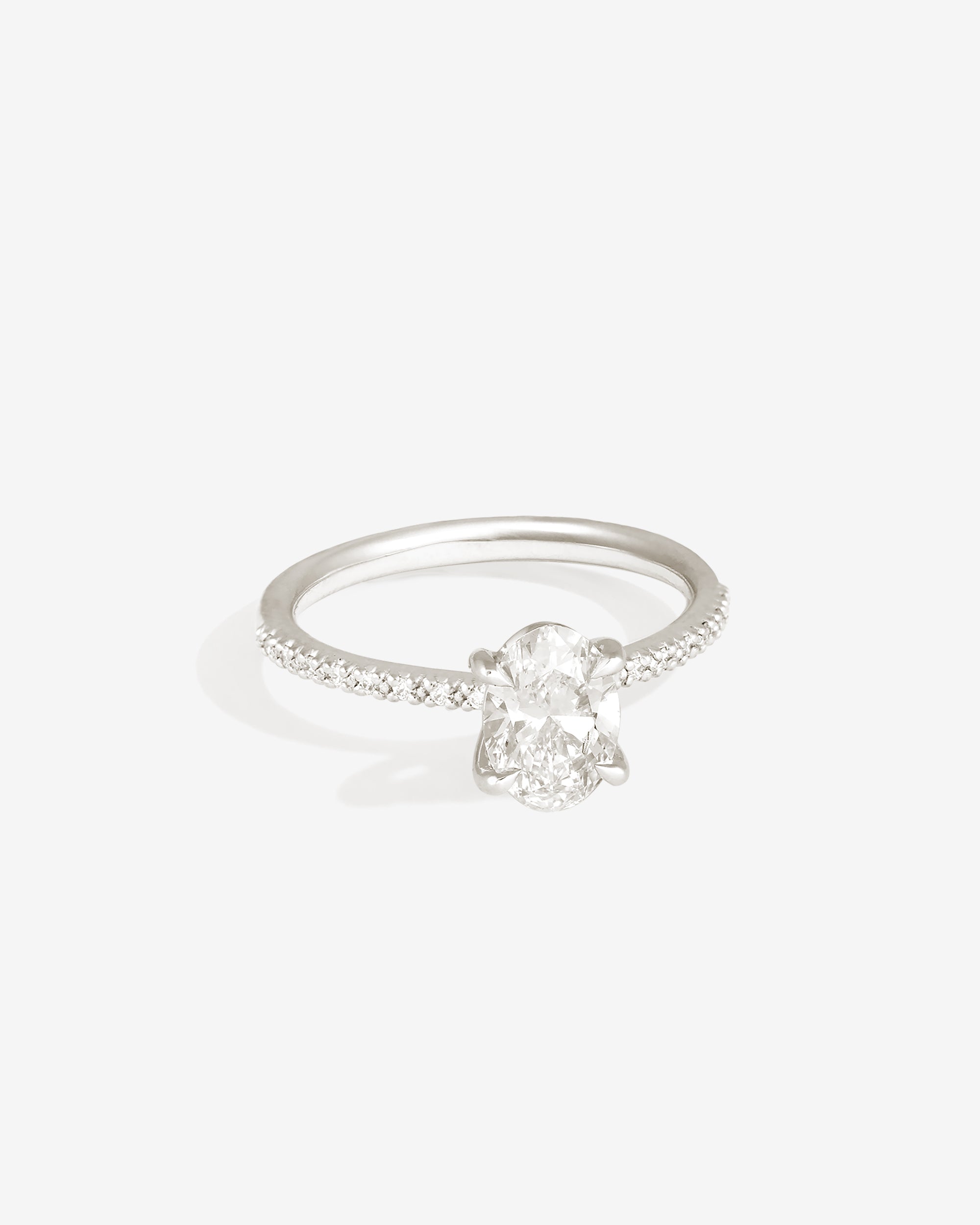 Adama Oval Ring Diamond White Gold
