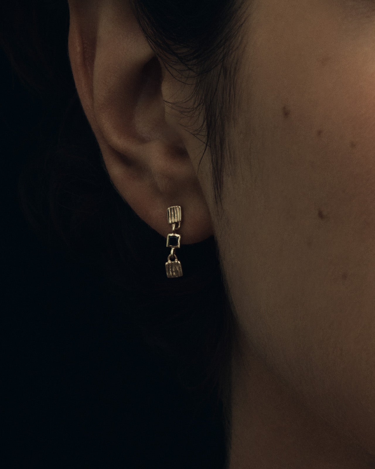 Dell Earrings Black Diamond Solid Gold