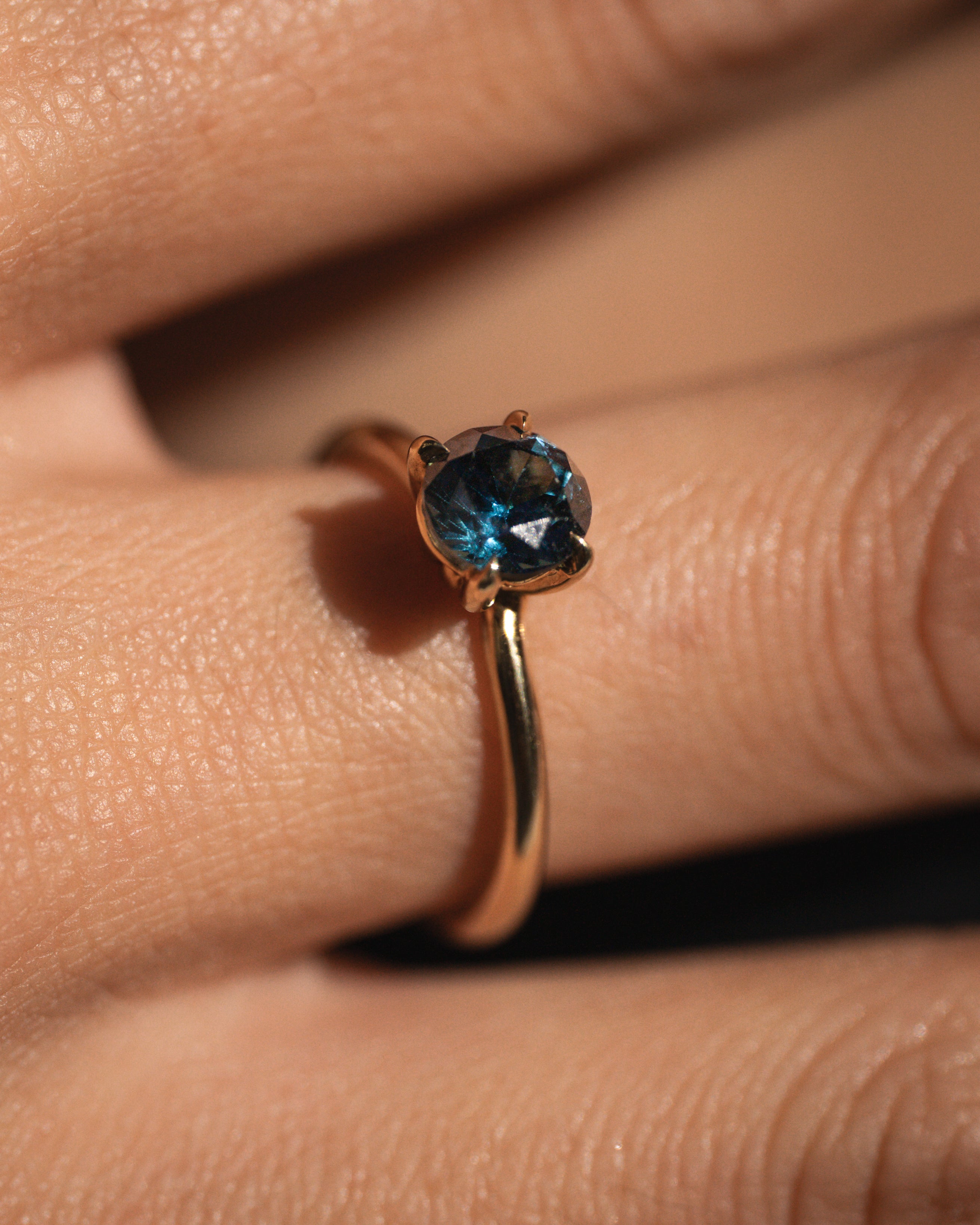 Adama Round Ring Solitaire Teal Sapphire Solid Gold