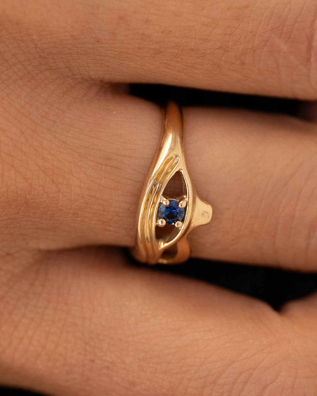 Eye of Ra Ring Blue Sapphire Solid Gold
