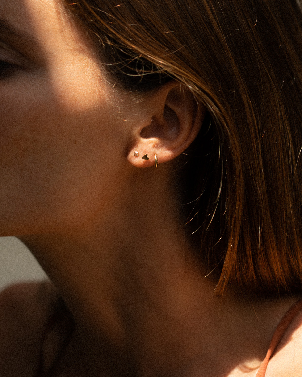 Aero Single Cartilage Earring White Topaz Solid Gold