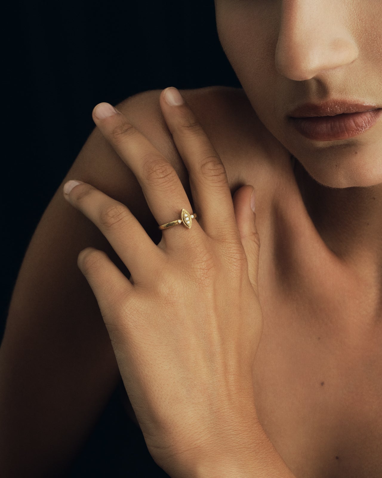 Kassandra Ring White Diamond Solid Gold