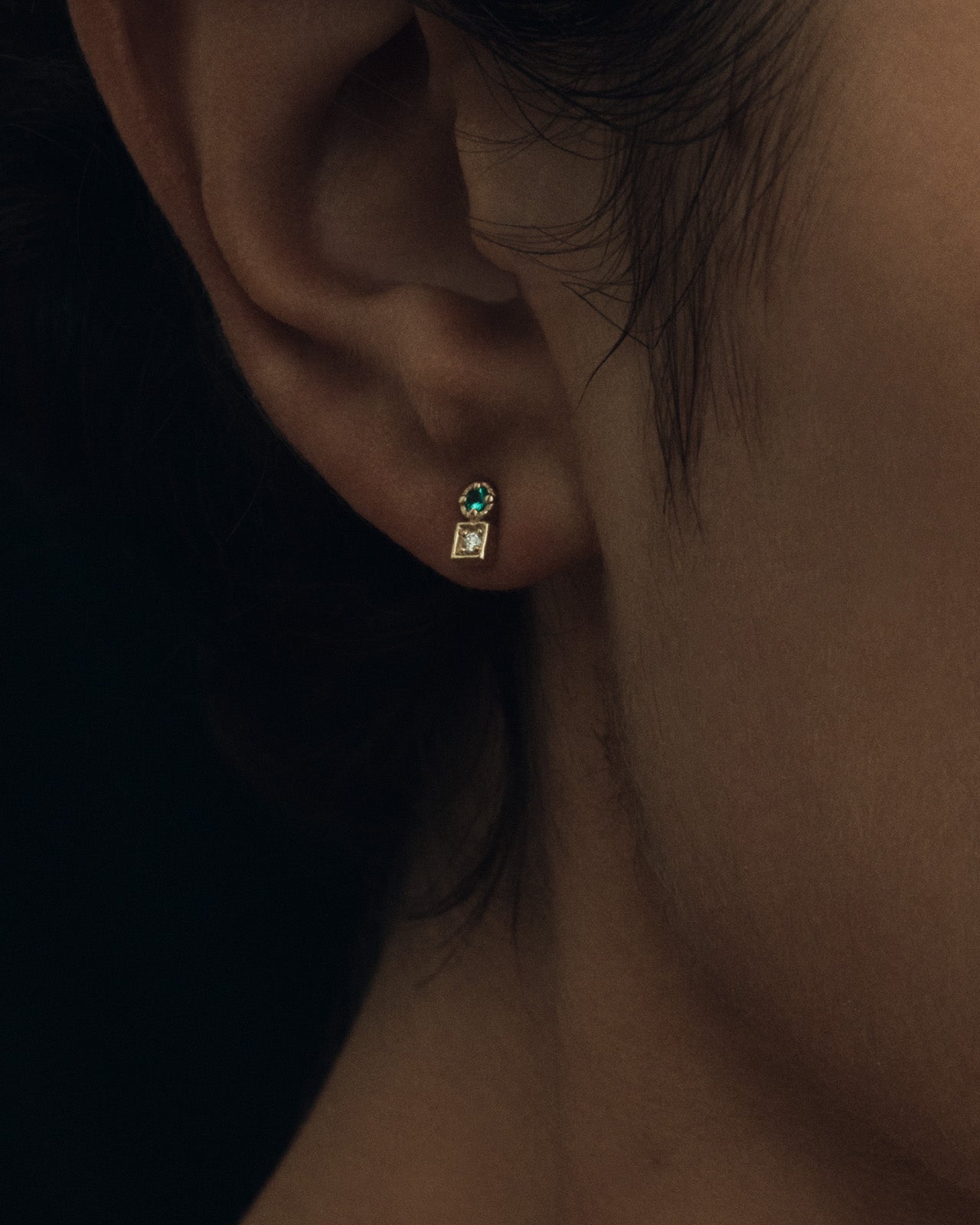 Lenci Single Stud Emerald Solid Gold