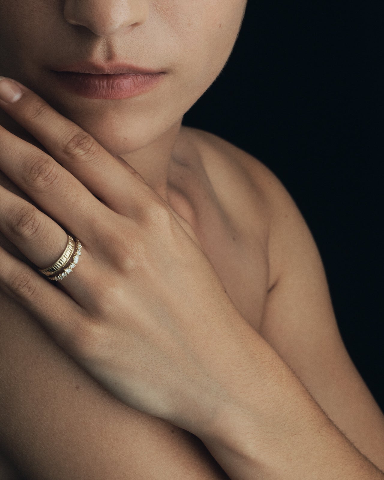 Arete Band Solid Gold