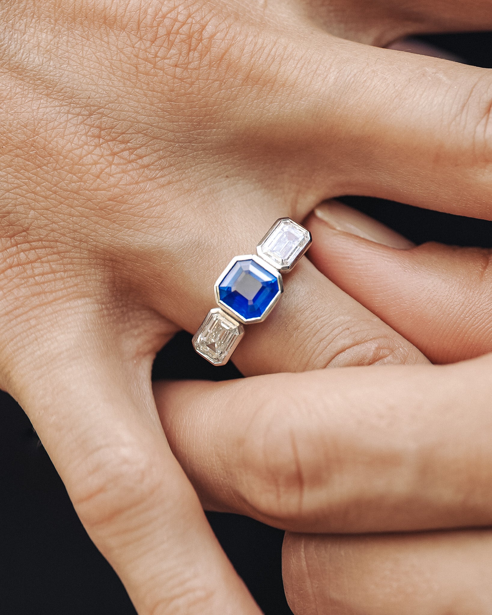 Paloma Trilogy Ring Diamond and Ceylon Sapphire Platinum