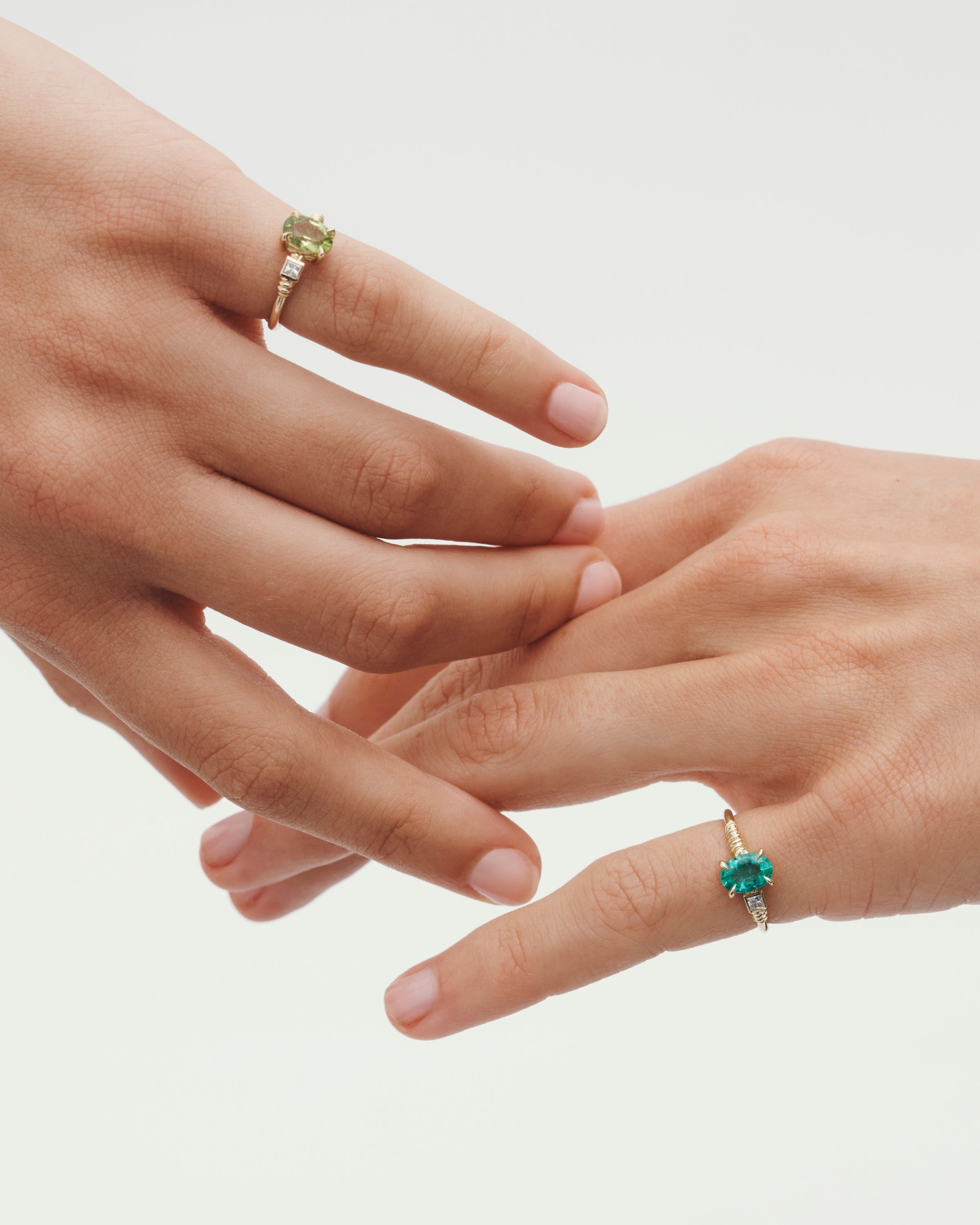 Kyri Ring Peridot Diamond Solid Gold