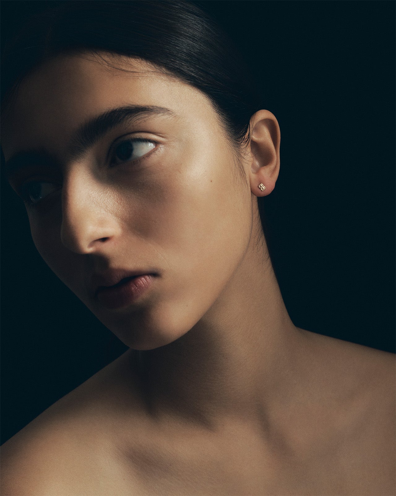 Relic VIII Stud Earrings Solid Gold