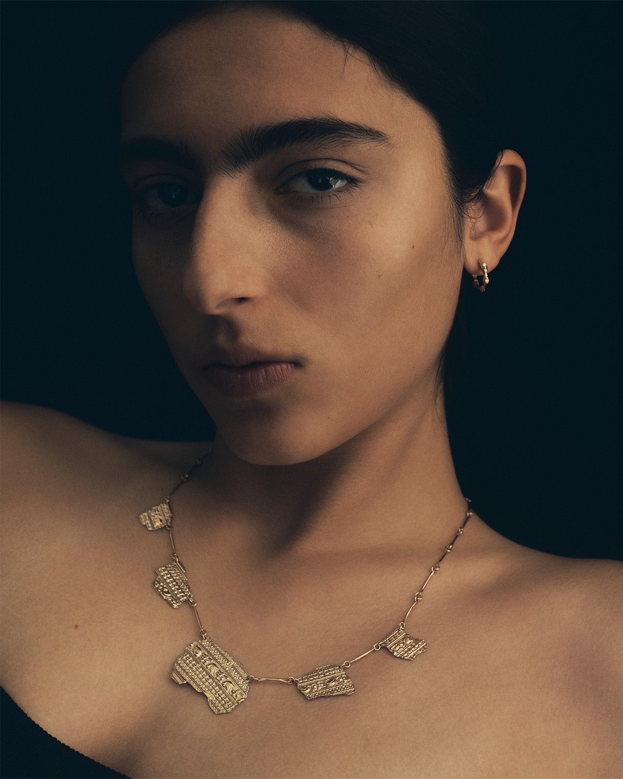 Relic V Necklace Solid Gold