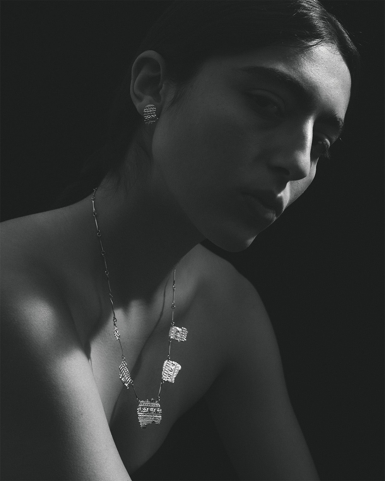 Relic V Necklace Solid Gold