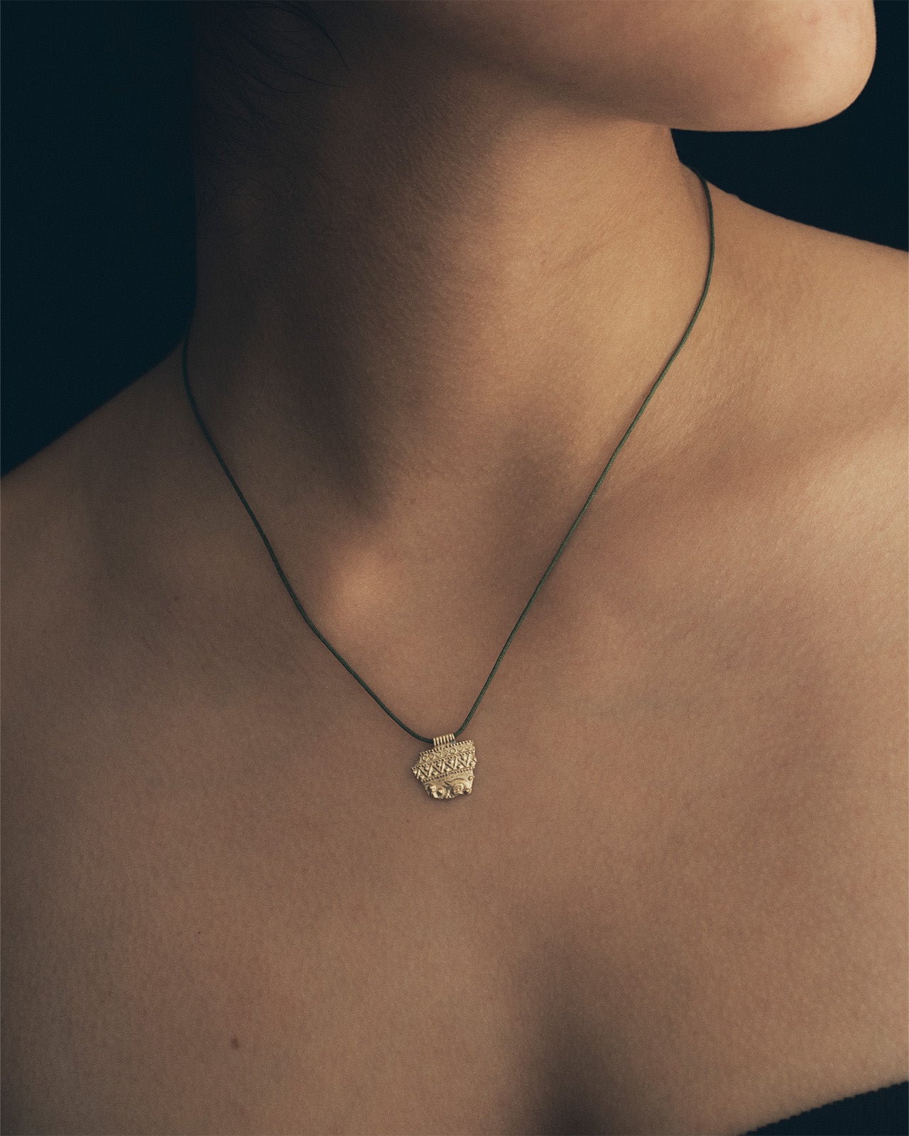 Relic VII Necklace Green Solid Gold