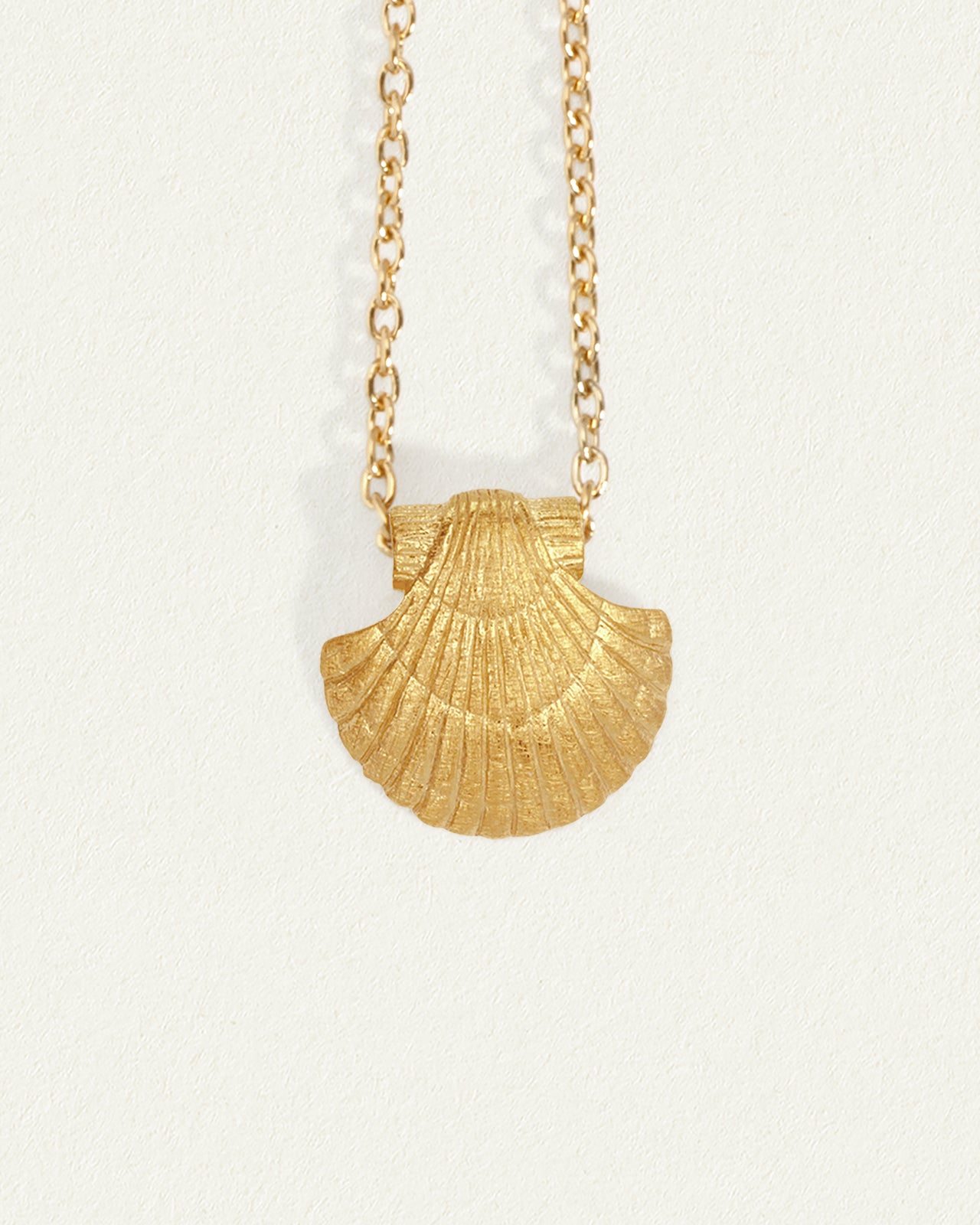Sia Necklace Gold | Shell Necklace 18K Gold Vermeil – Temple of the Sun US