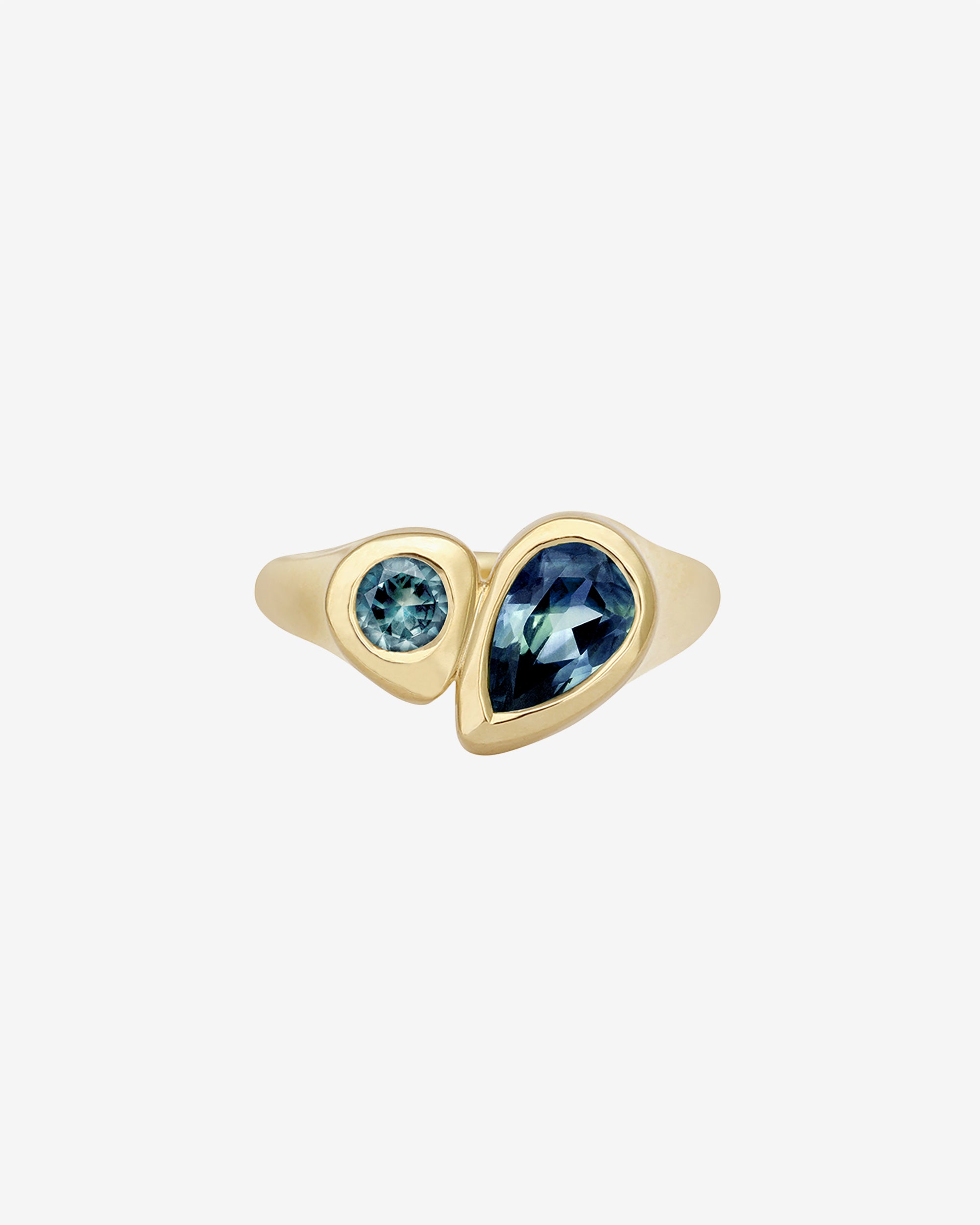 Synergy Ring Teal Sapphire Solid Gold