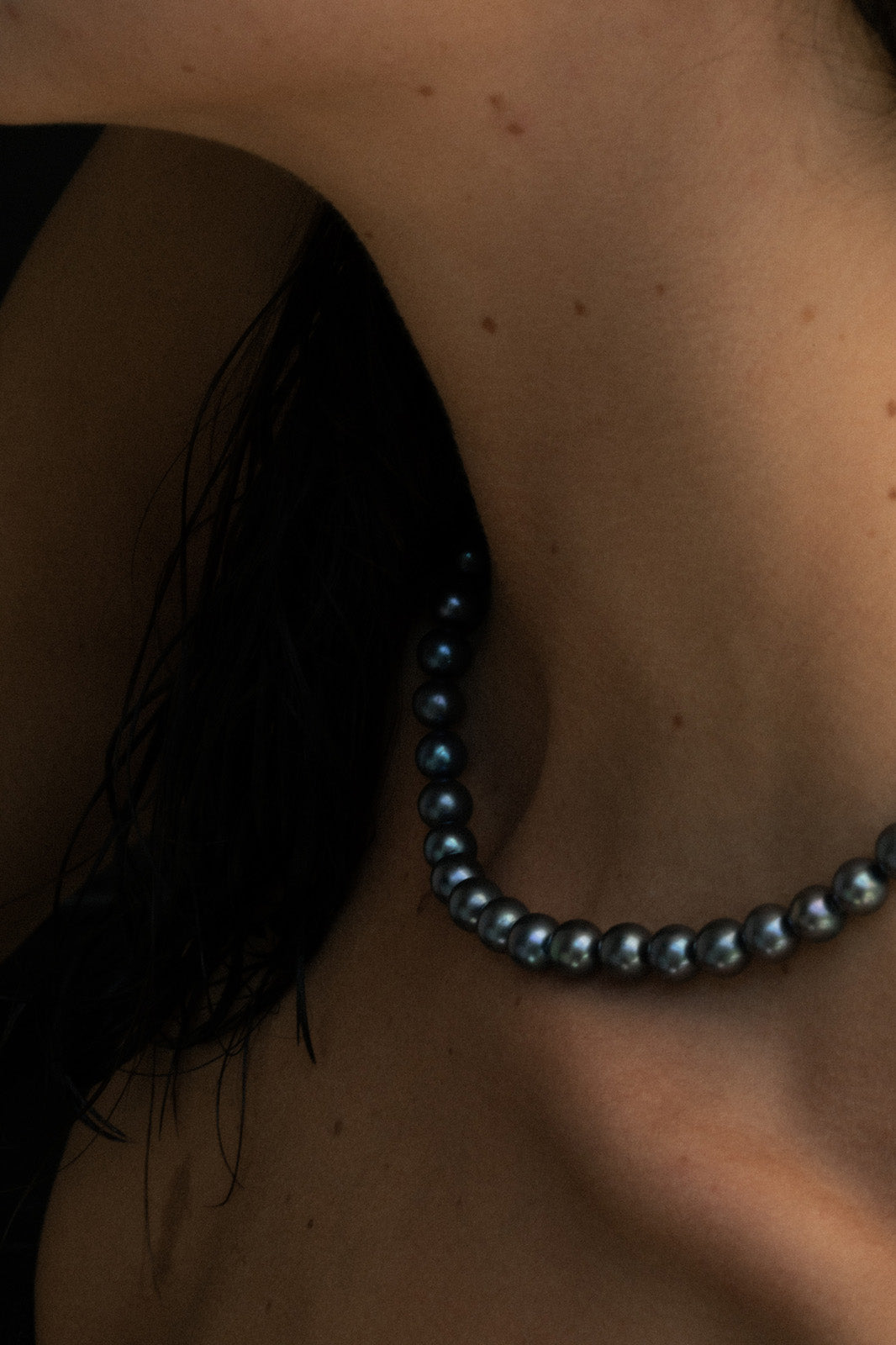 Eclipse Black Pearl Necklace White Gold