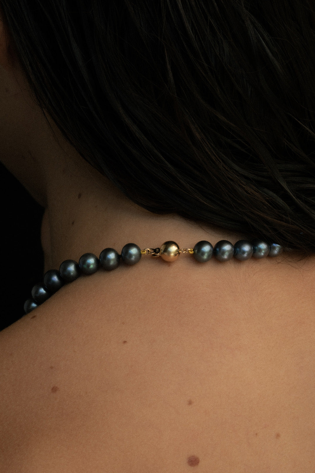 Eclipse Black Pearl Necklace Solid Gold