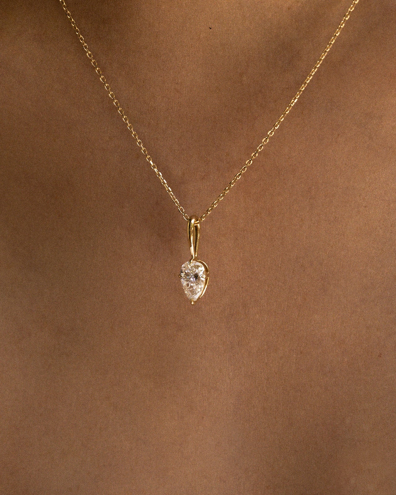 Astra Pear Pendant Diamond Solid Gold