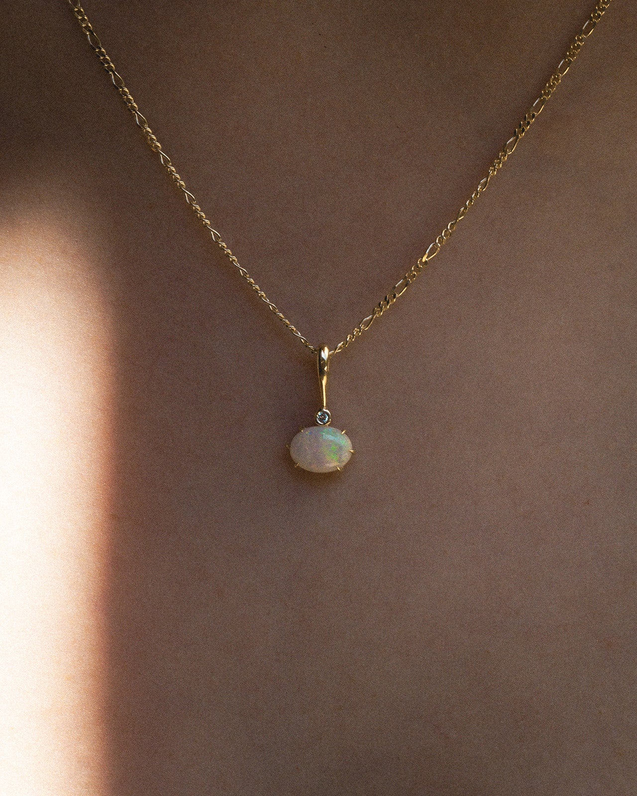 Astra Oval Pendant Opal Diamond Solid Gold