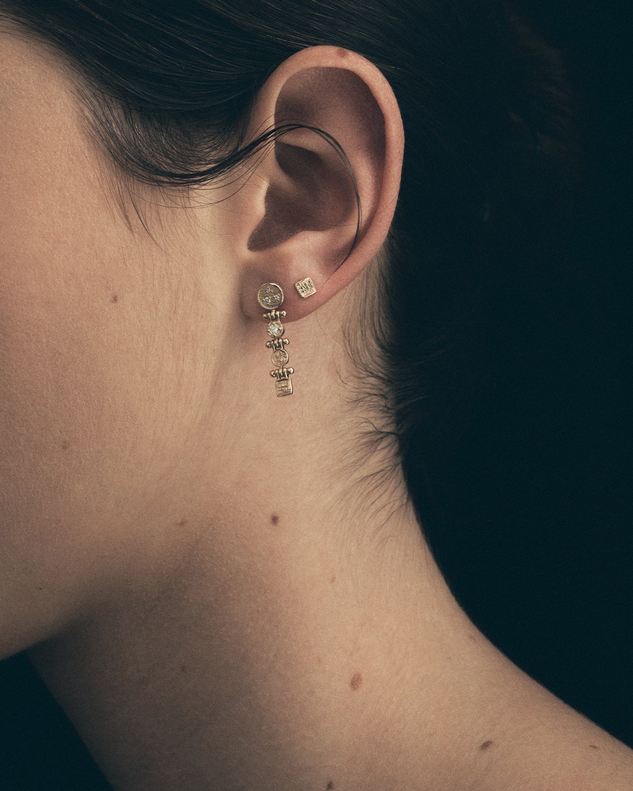 Theia Stud Earrings Solid Gold