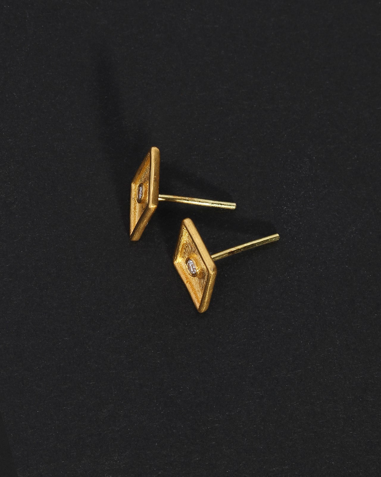 Tala Studs Kite Diamond Solid Gold