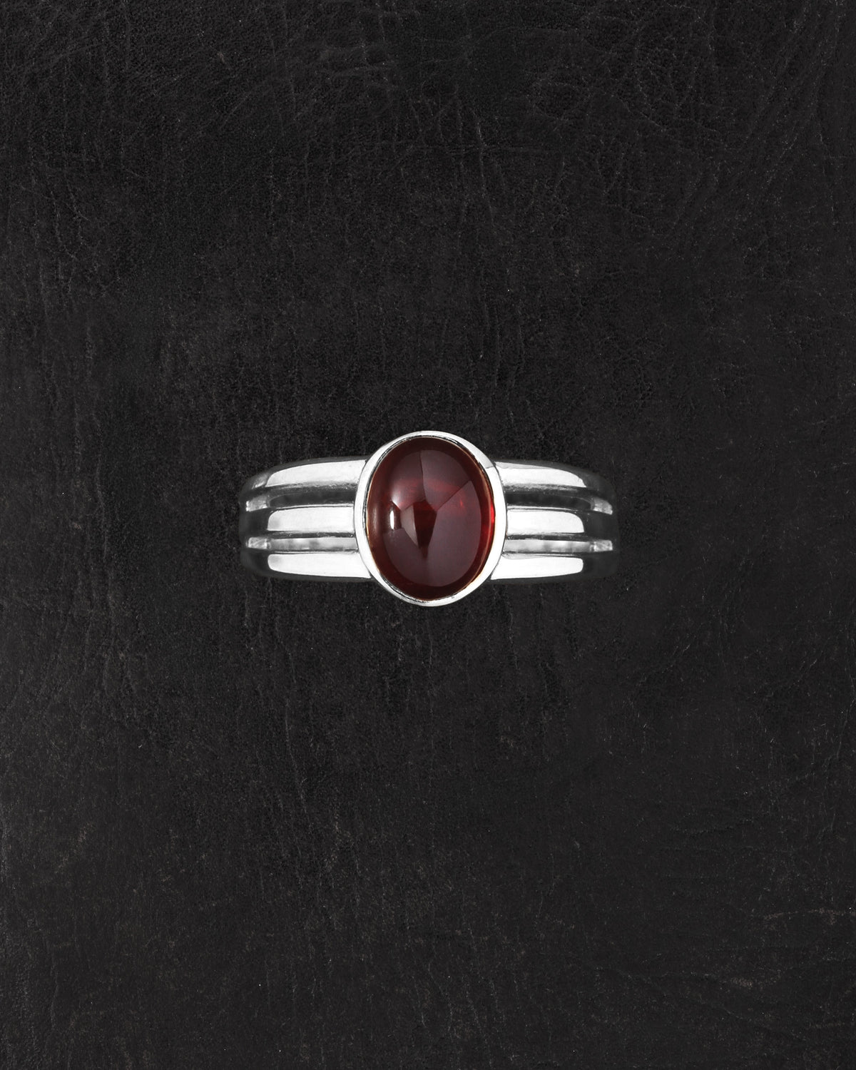 Vega Ring Silver on dark leather