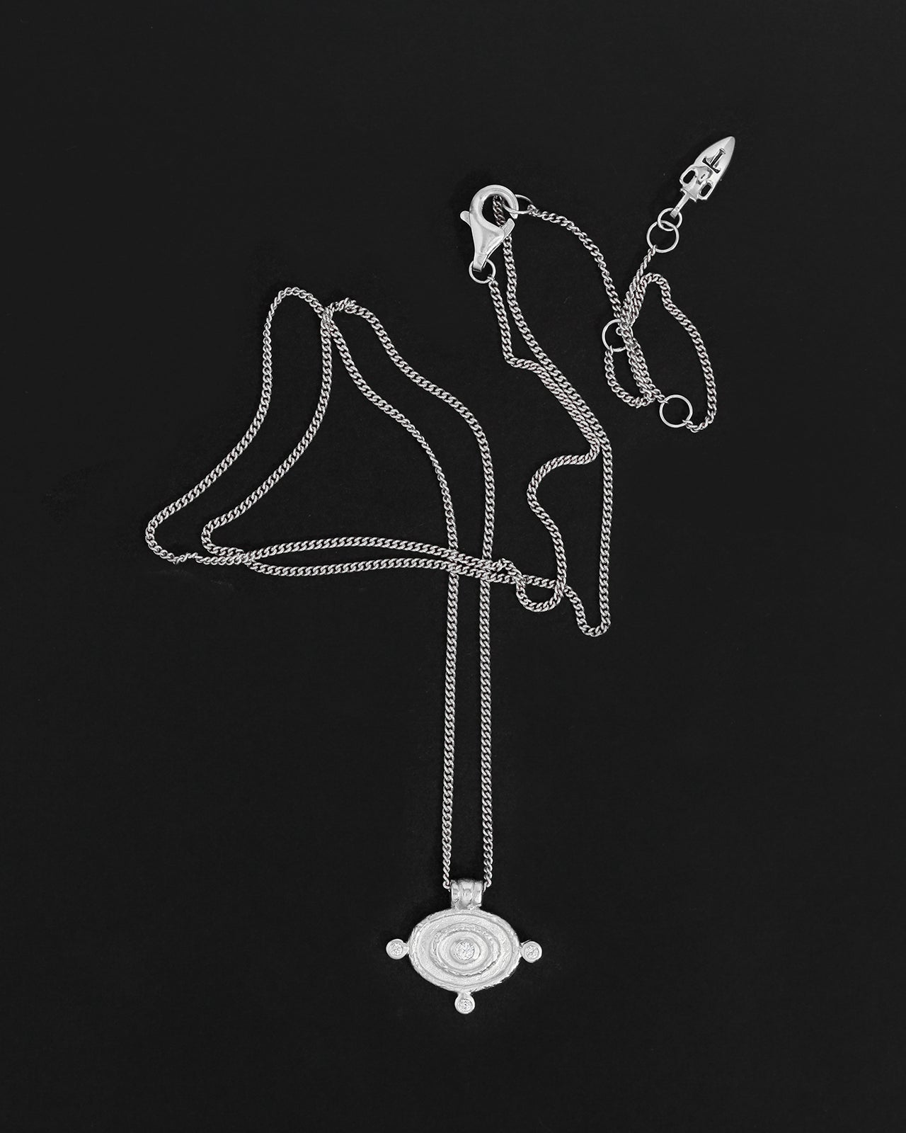 Temple of the Sun Reign Oval Necklace Silver