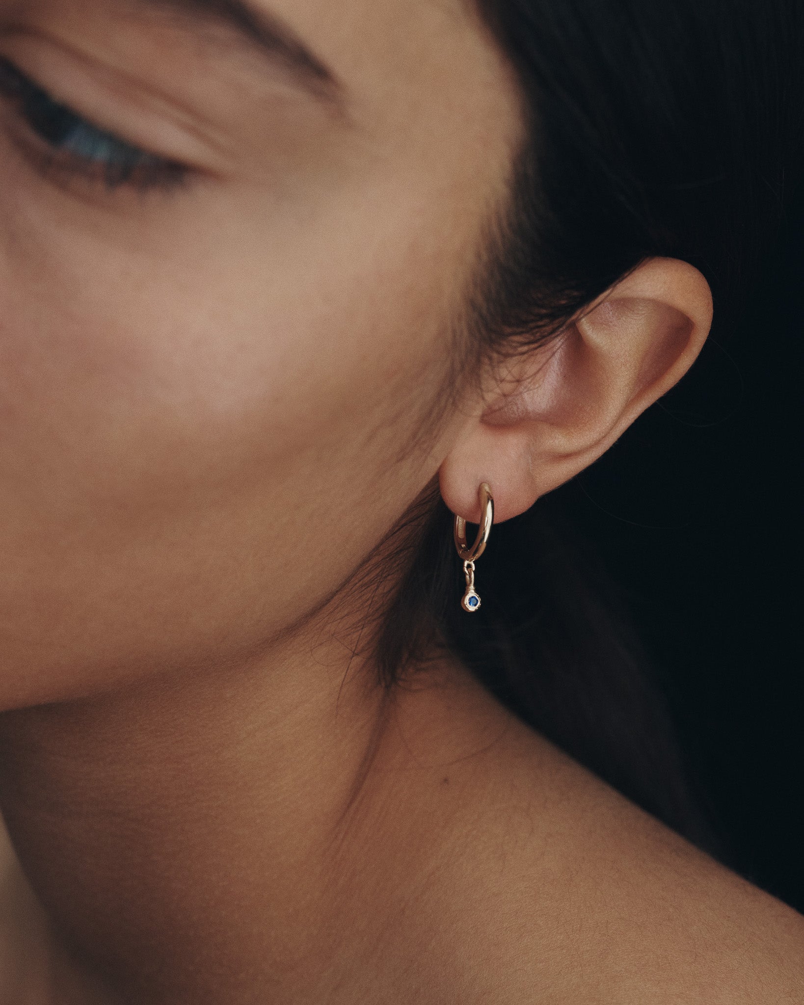 Relic Round Drop Earrings Sapphire Solid Gold