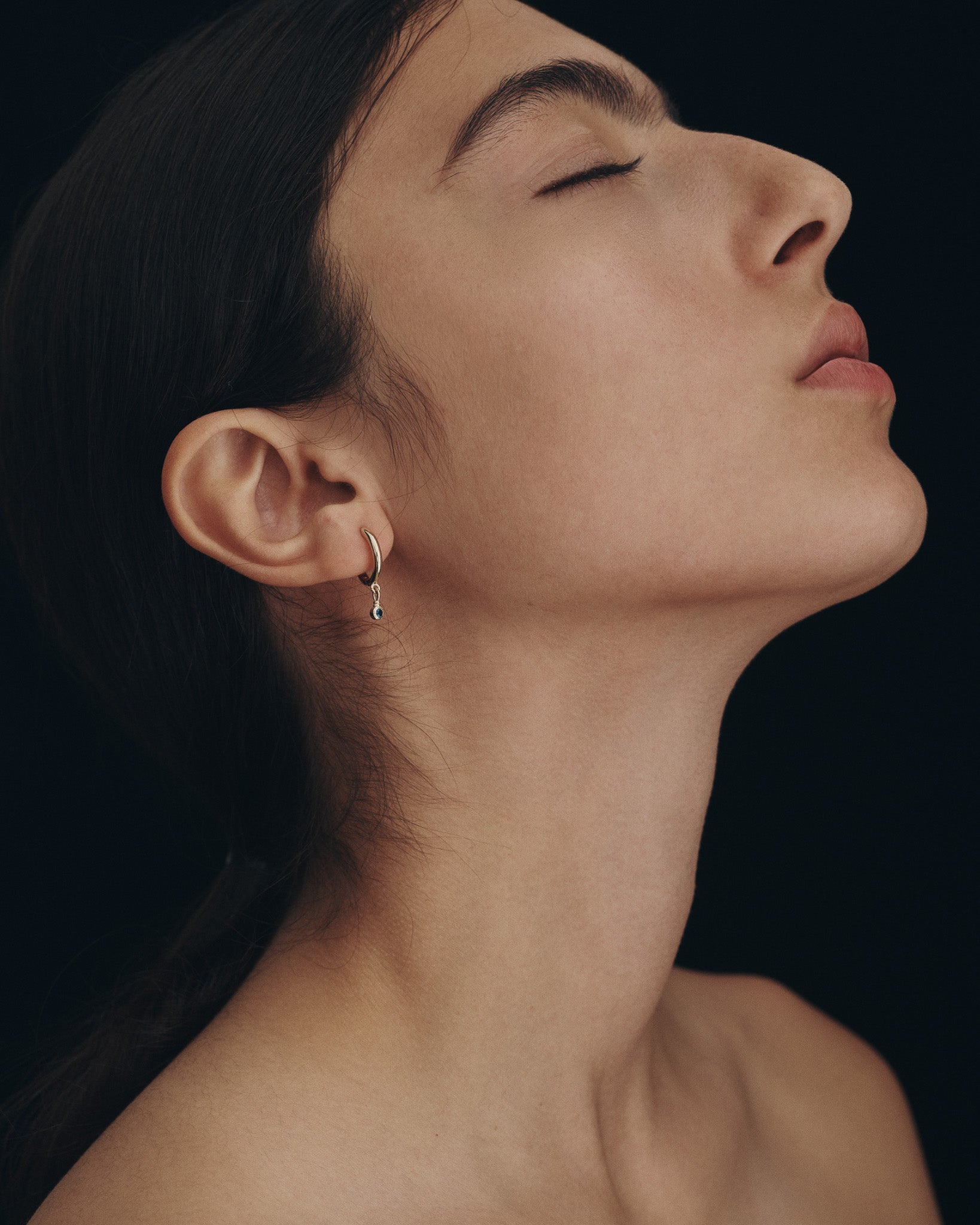 Relic Round Drop Earrings Sapphire Solid Gold