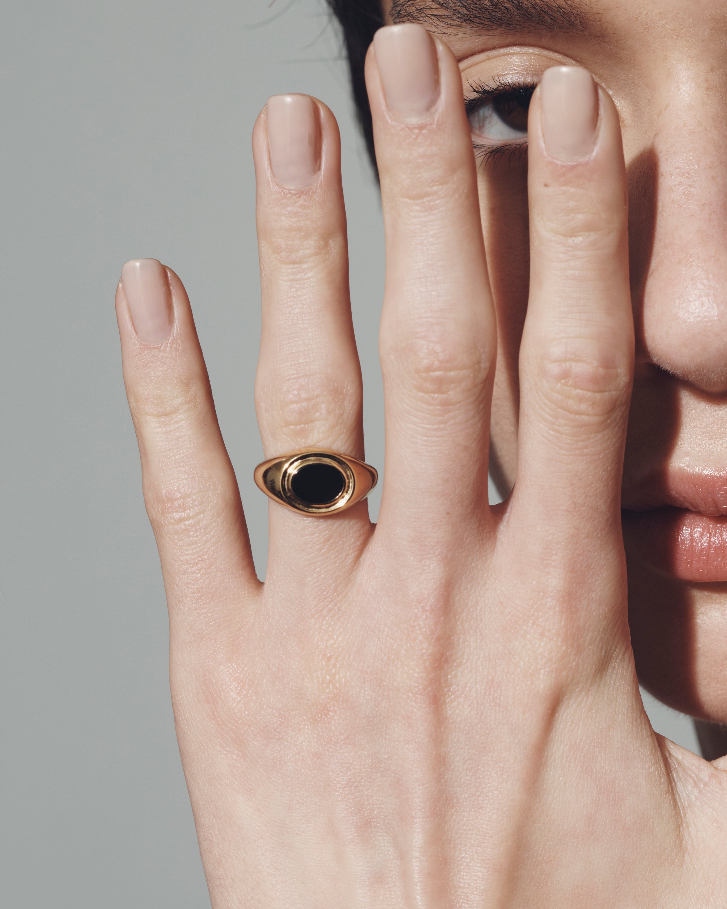 Kosmos Ring Onyx Gold Vermeil