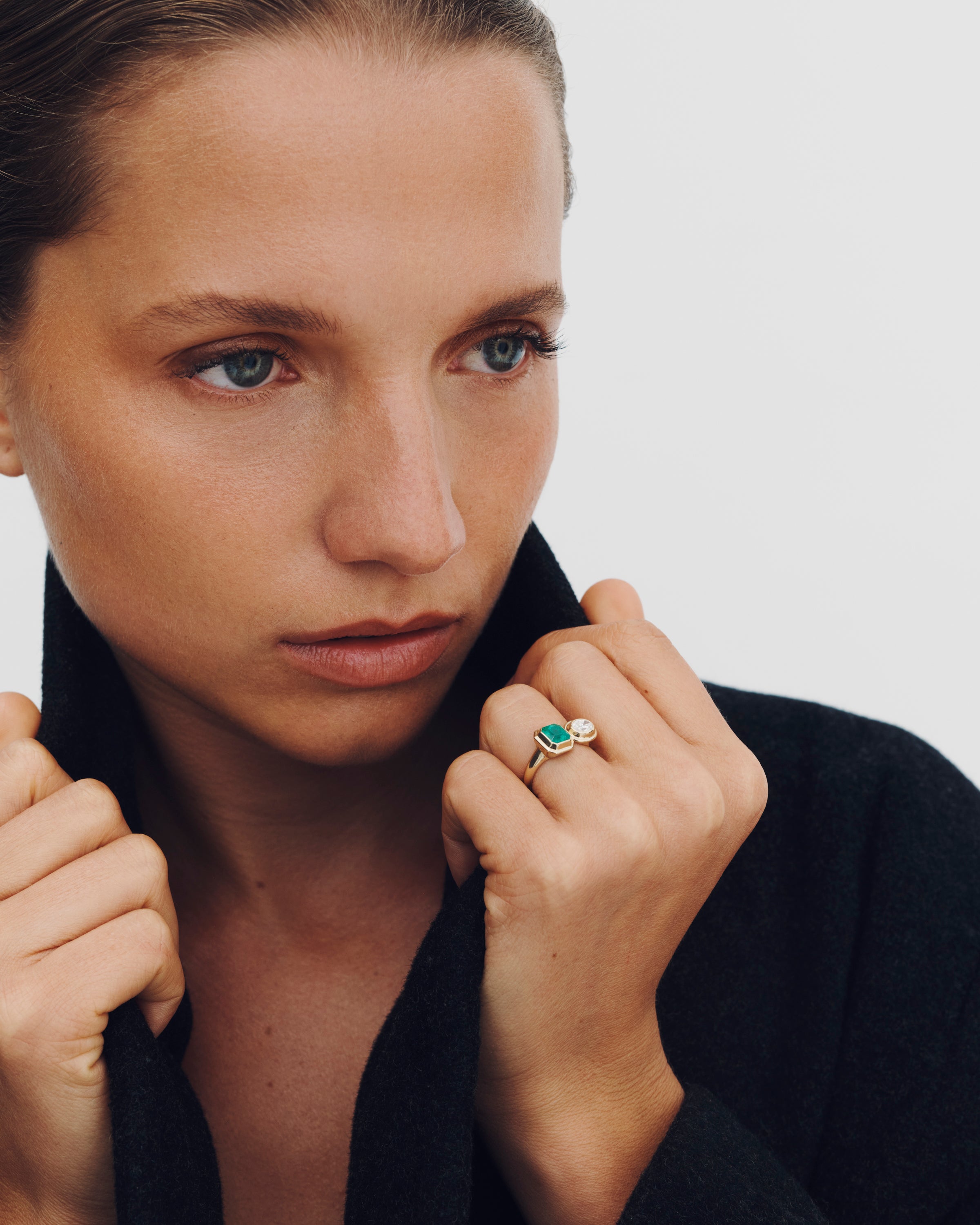 Mino Ring Emerald Diamond Solid Gold