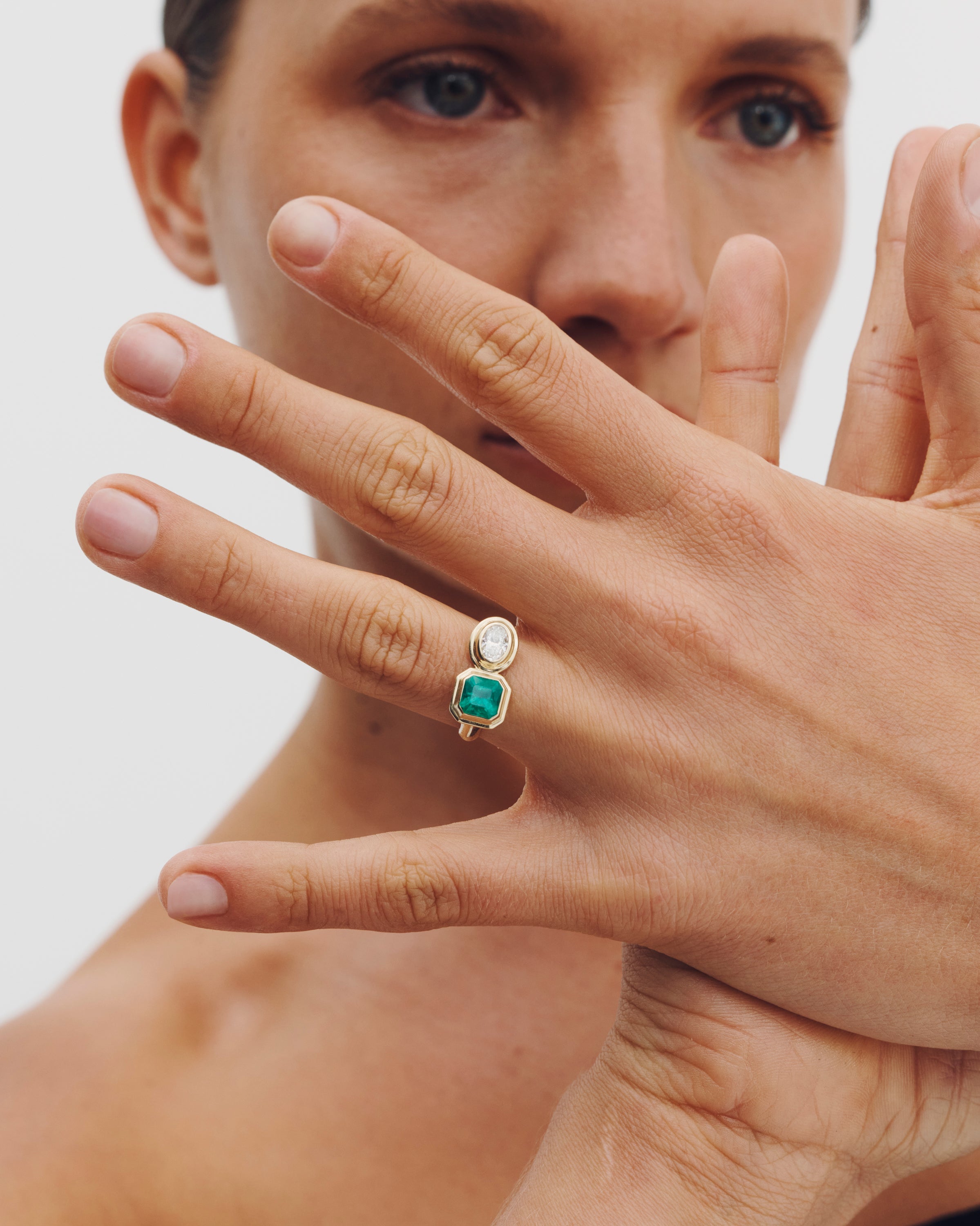 Mino Ring Emerald Diamond Solid Gold