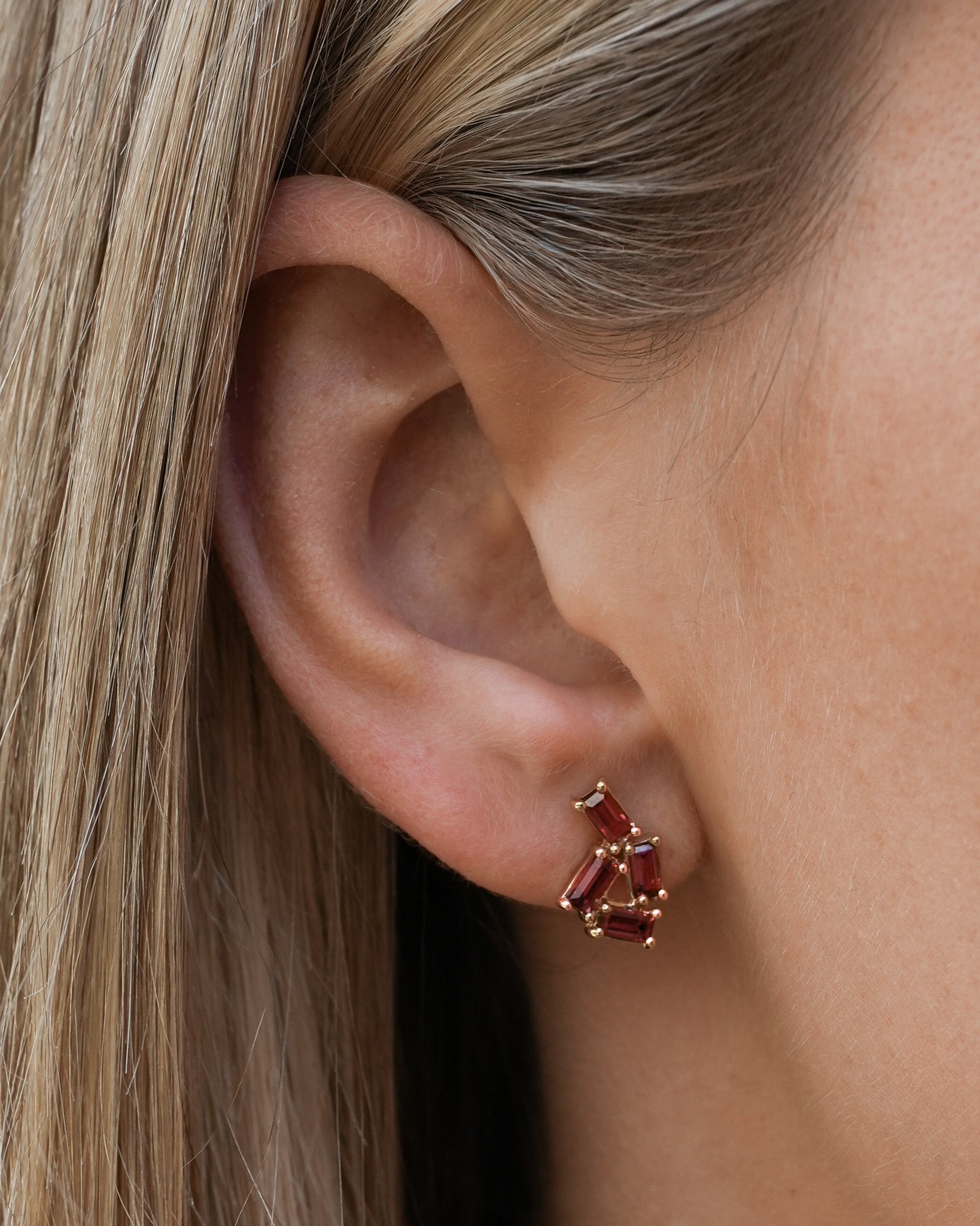 Monti Earrings Garnet Solid Gold