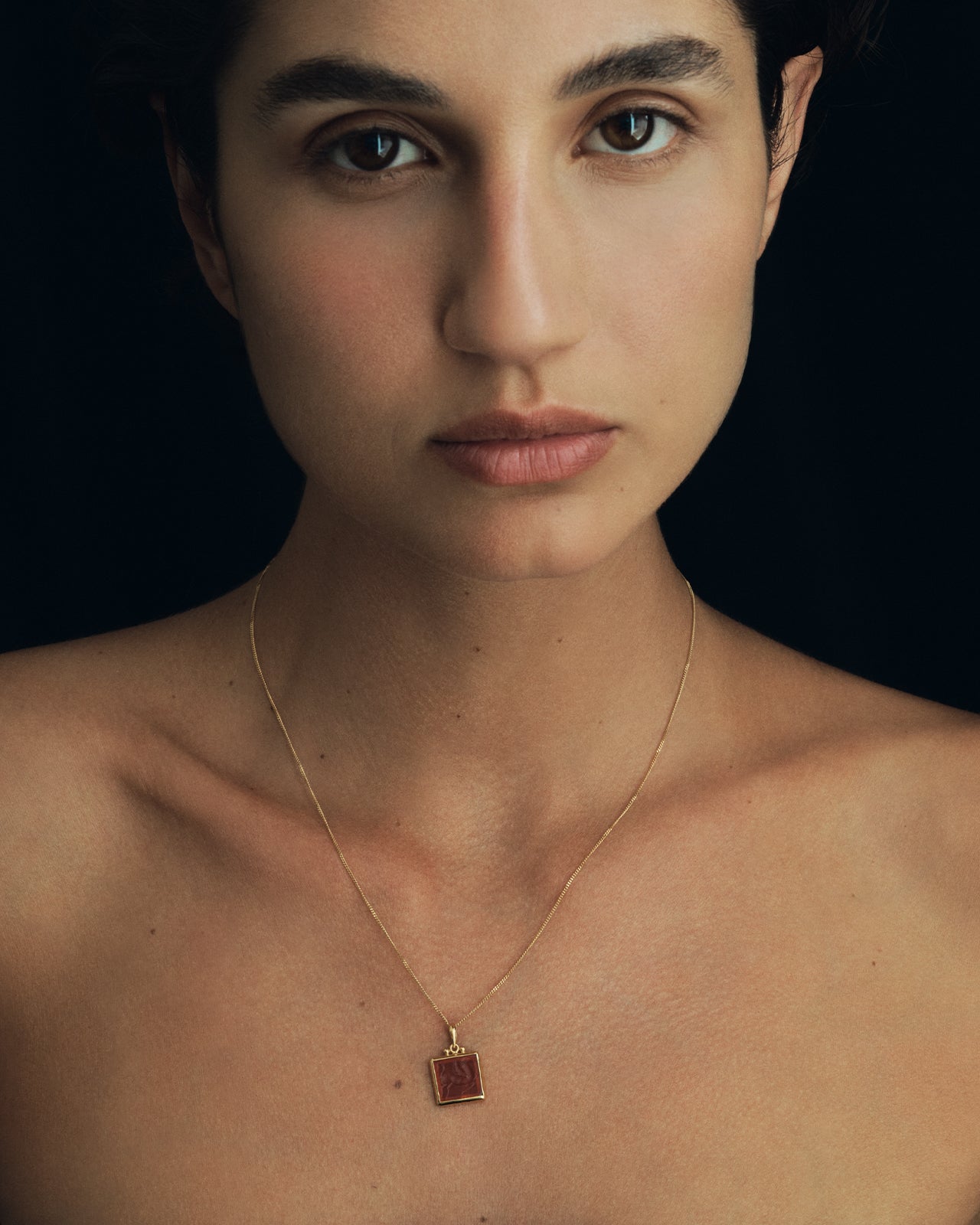 Anu Pegasus Necklace Carnelian Solid Gold