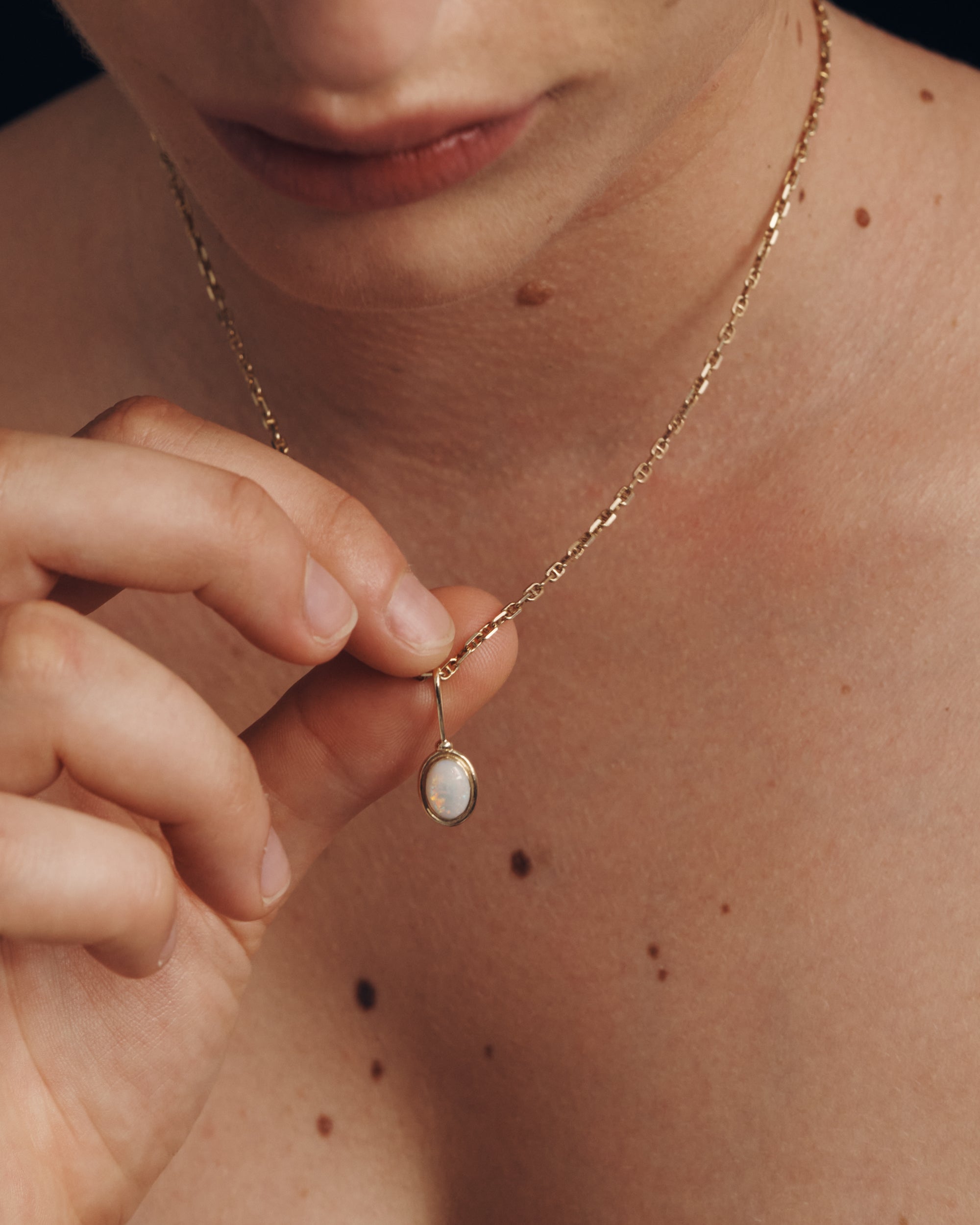 Seren Opal Pendant Solid Gold