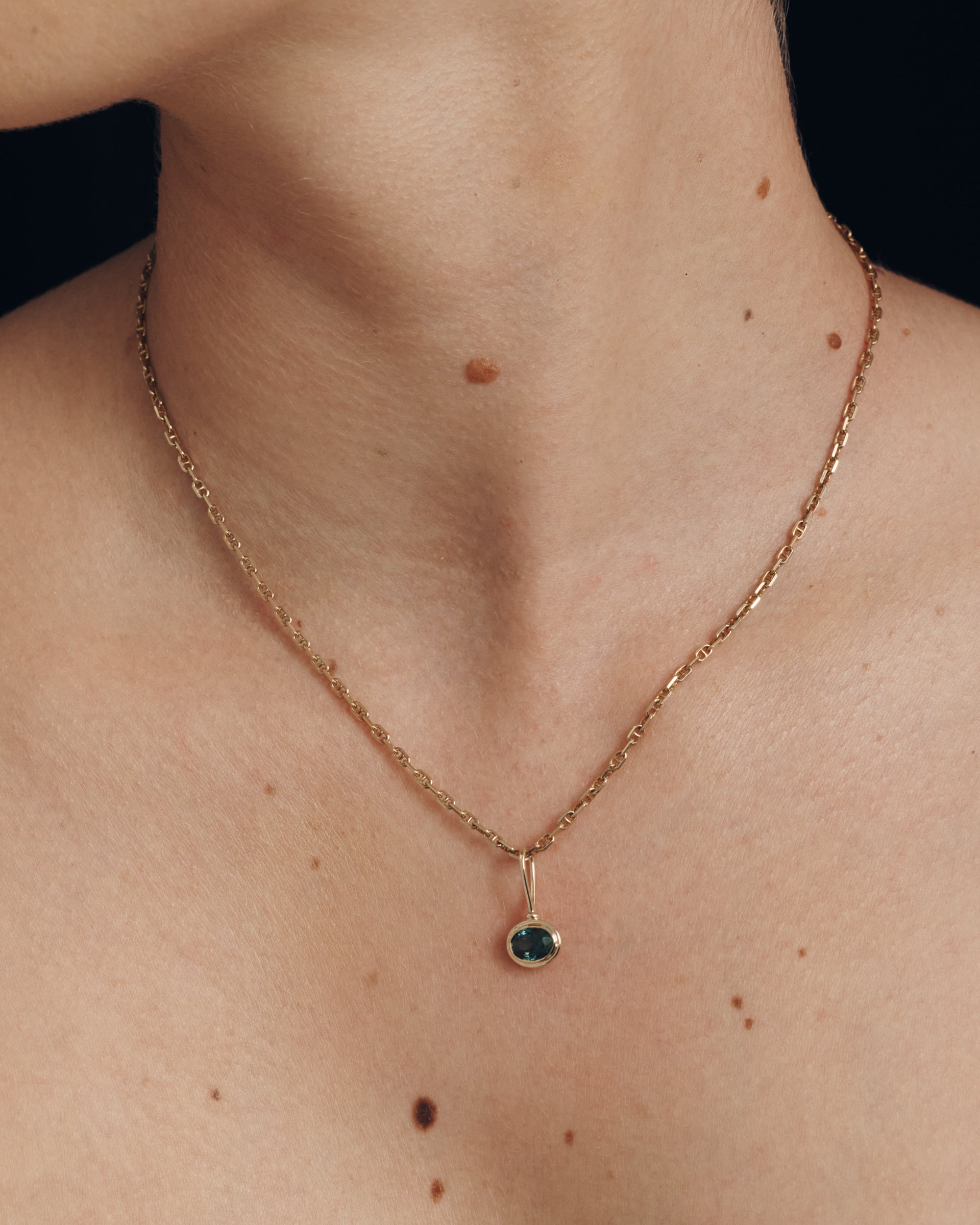 Seren Sapphire Pendant Solid Gold