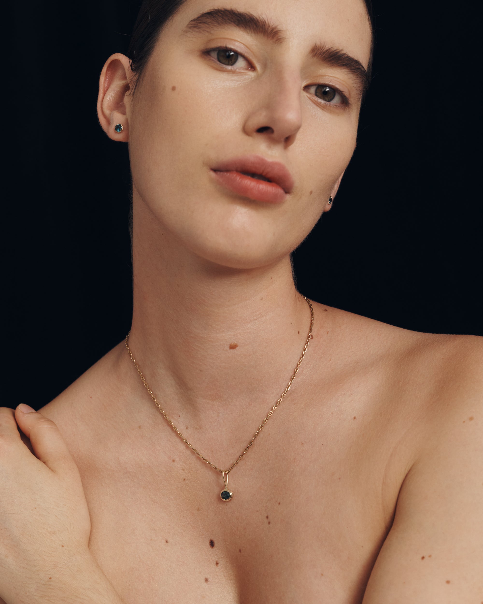 Seren Sapphire Pendant Solid Gold