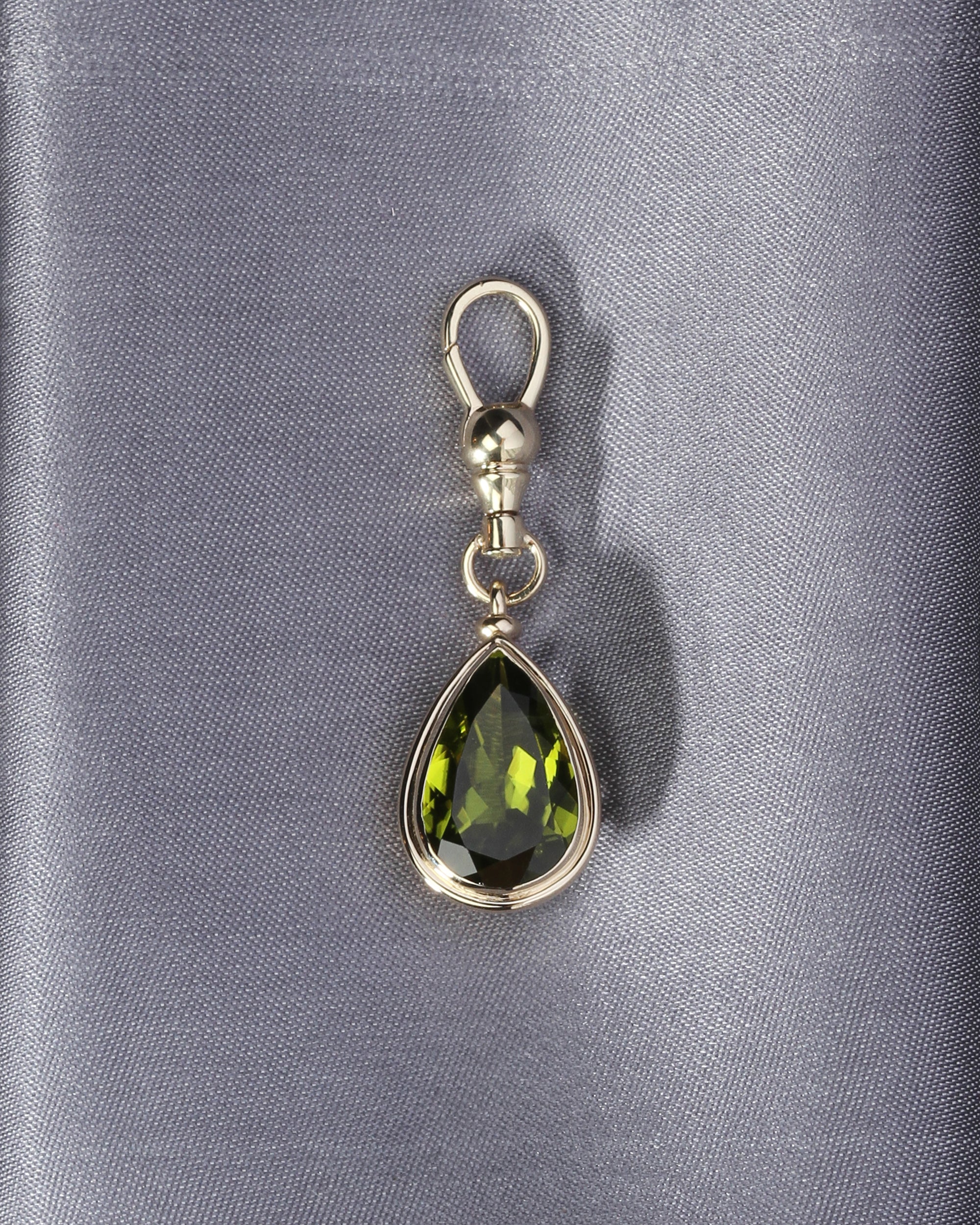 Uma Peridot Pendant Solid Gold