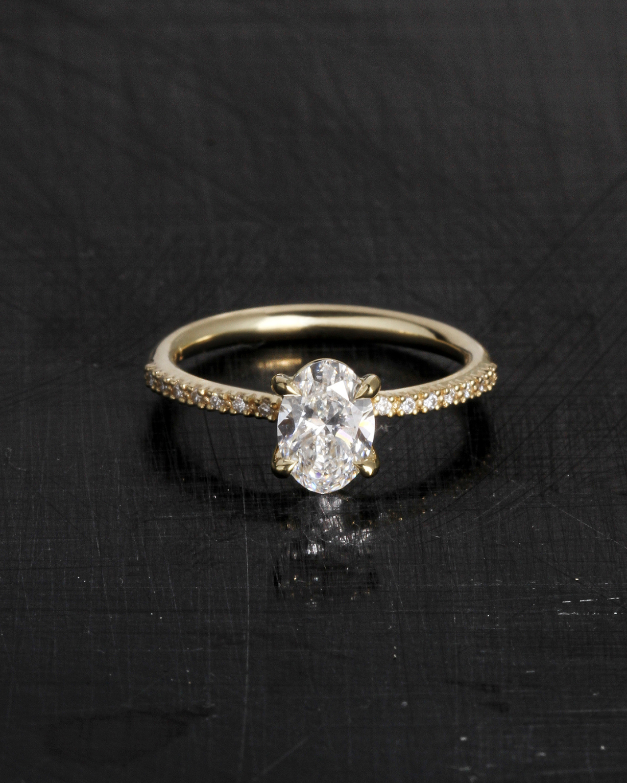 Adama Oval Ring Diamond Solid Gold