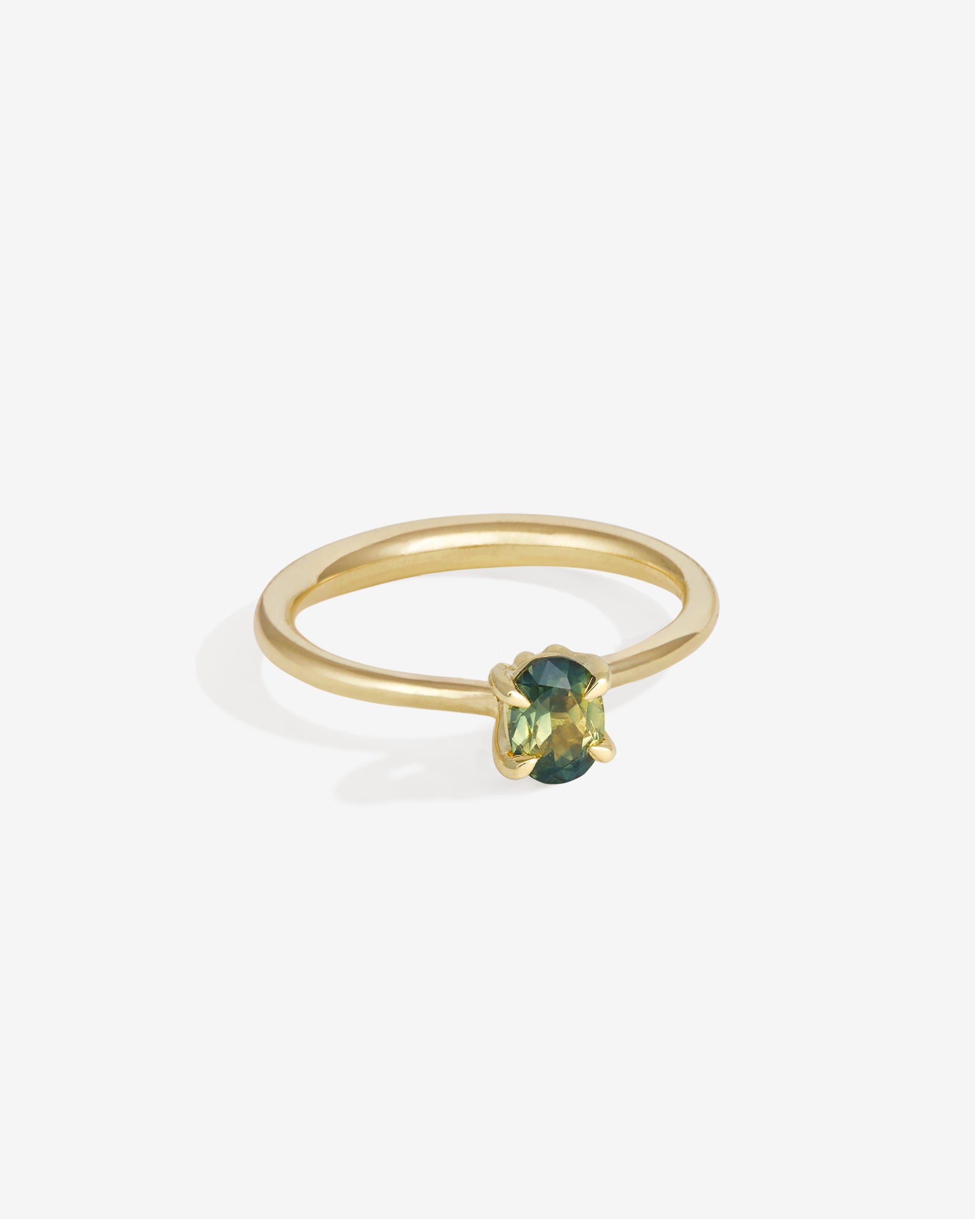 Adama Oval Ring Solitaire Parti Sapphire Solid Gold