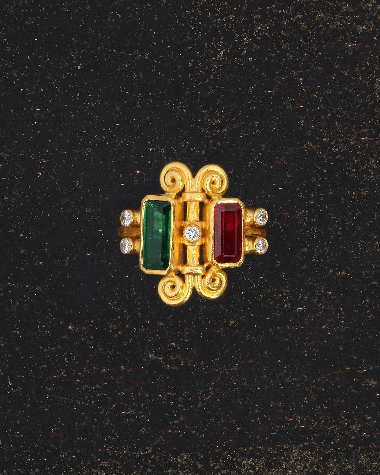 Aelia Ring Solid Gold