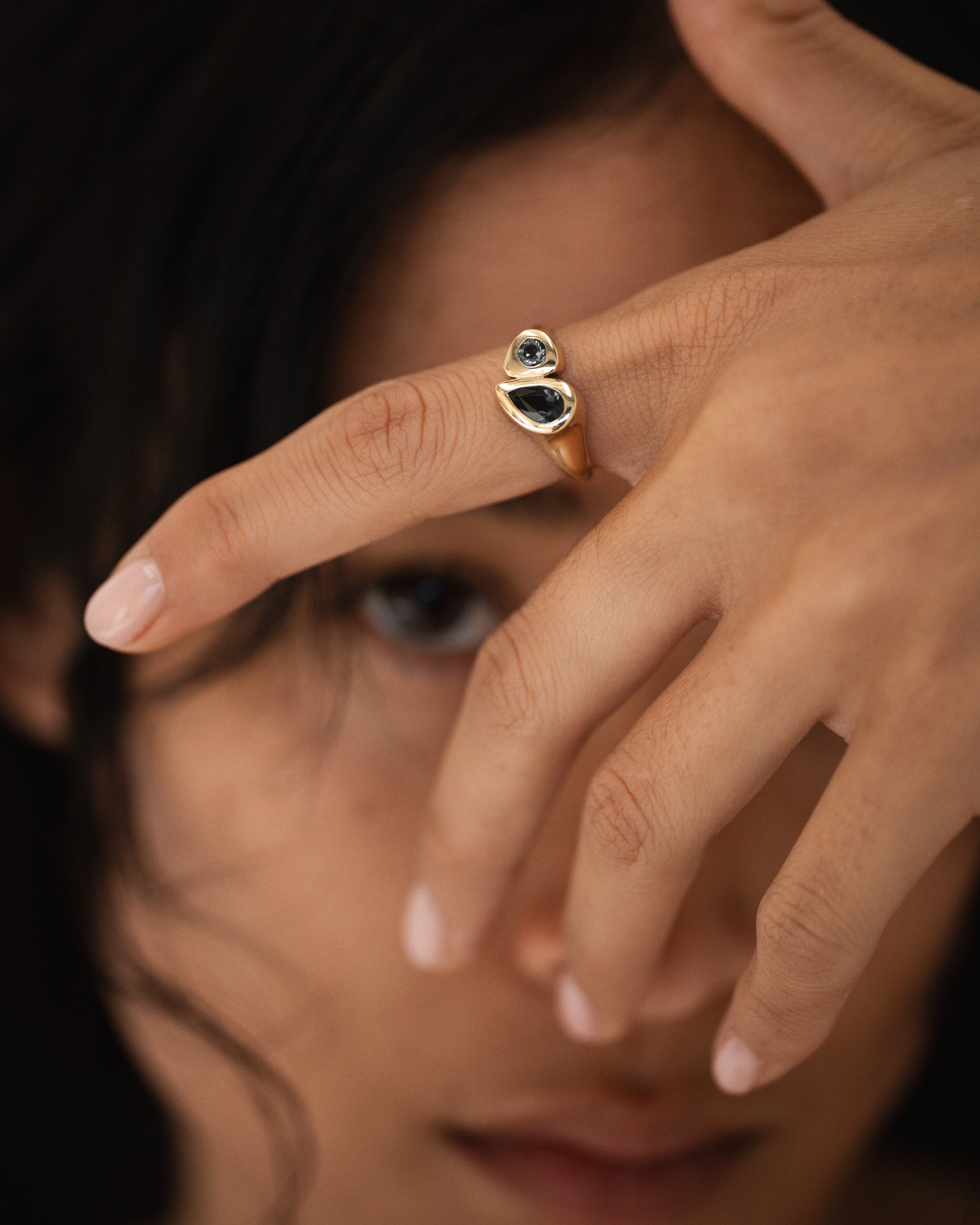 Synergy Ring Teal Sapphire Solid Gold