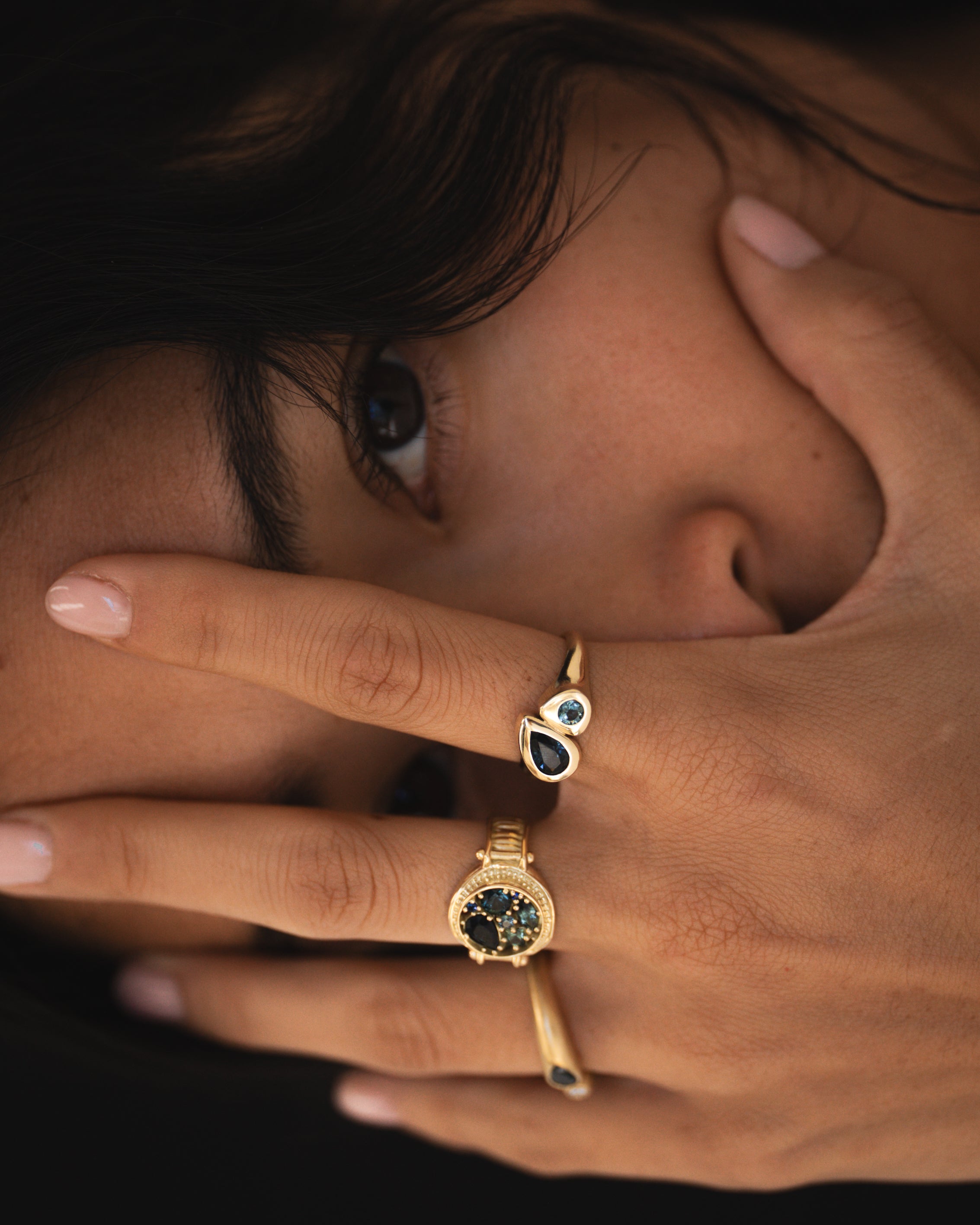 Synergy Ring Teal Sapphire Solid Gold