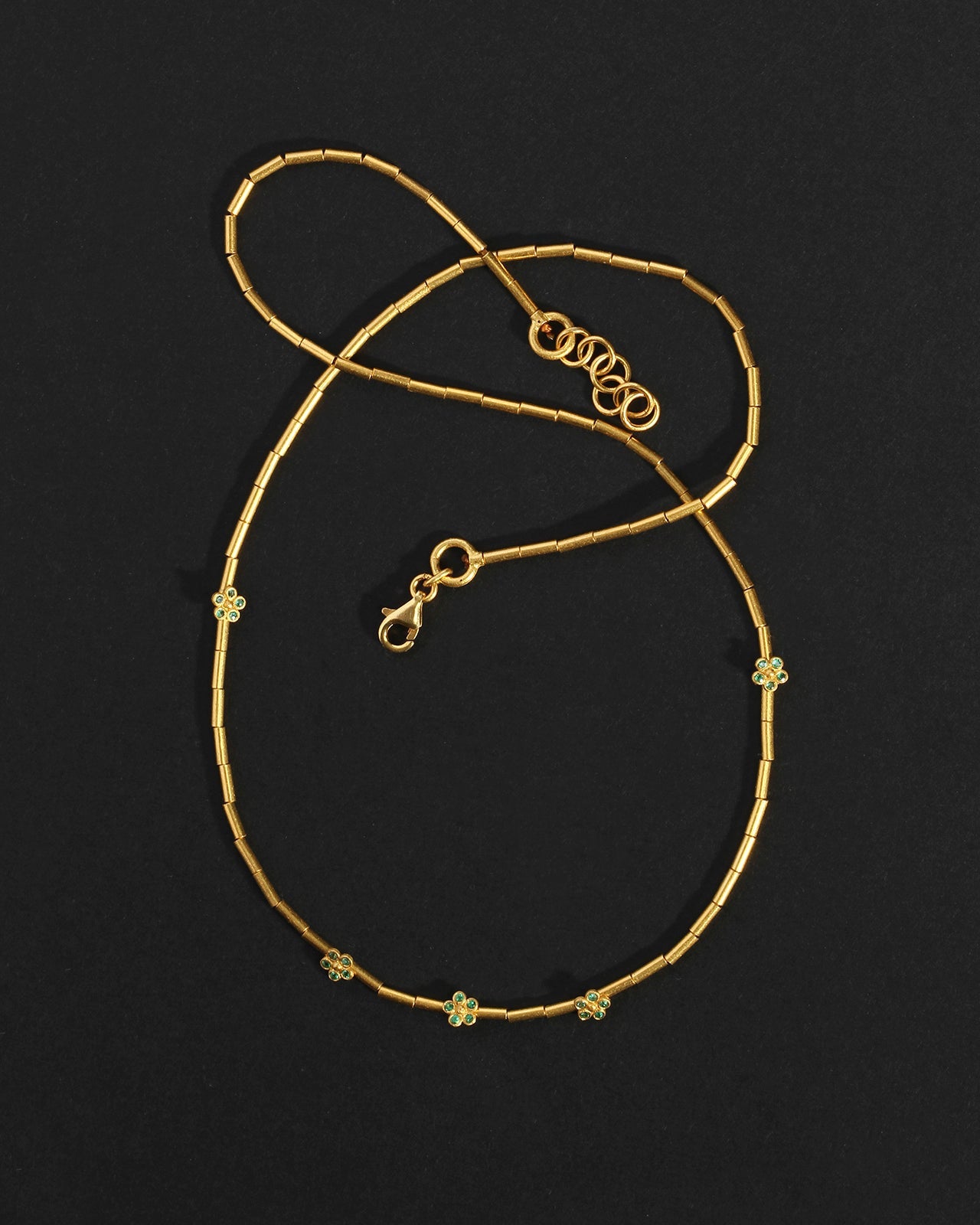 Daisy Beaded Necklace Emerald Solid Gold