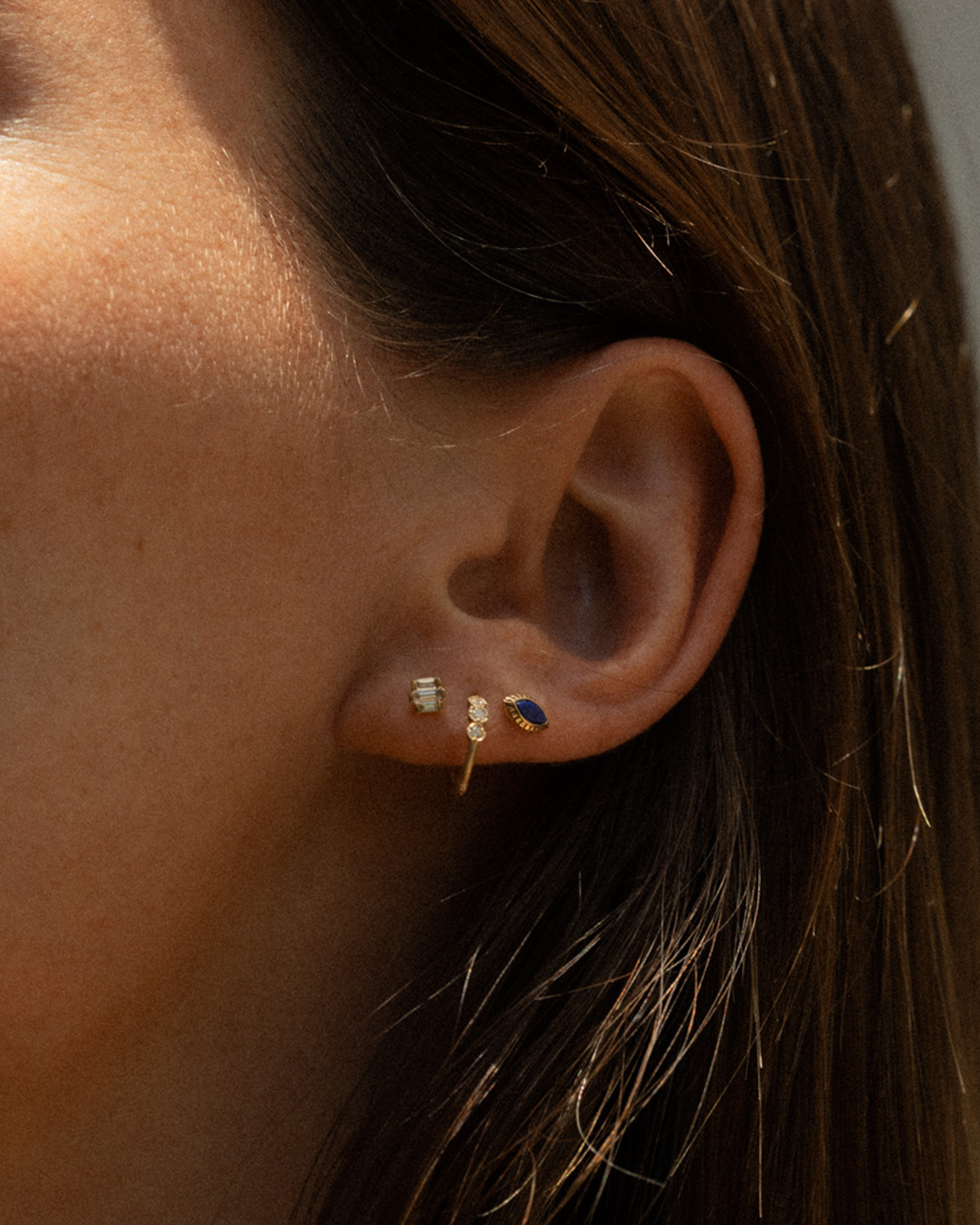 Alessia Single Cartilage Earring Lapis Solid Gold