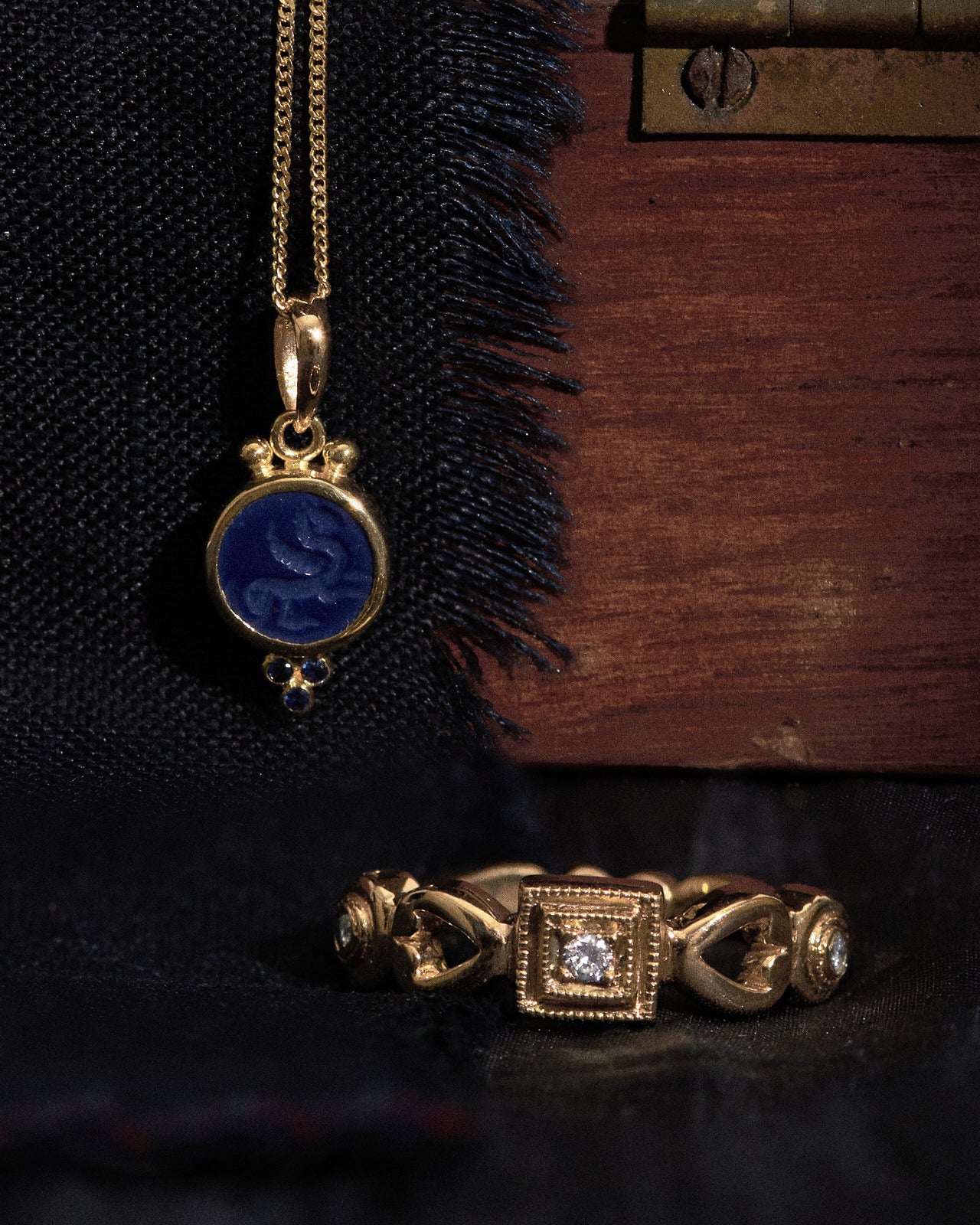 Alara Ring White Diamond Solid Gold