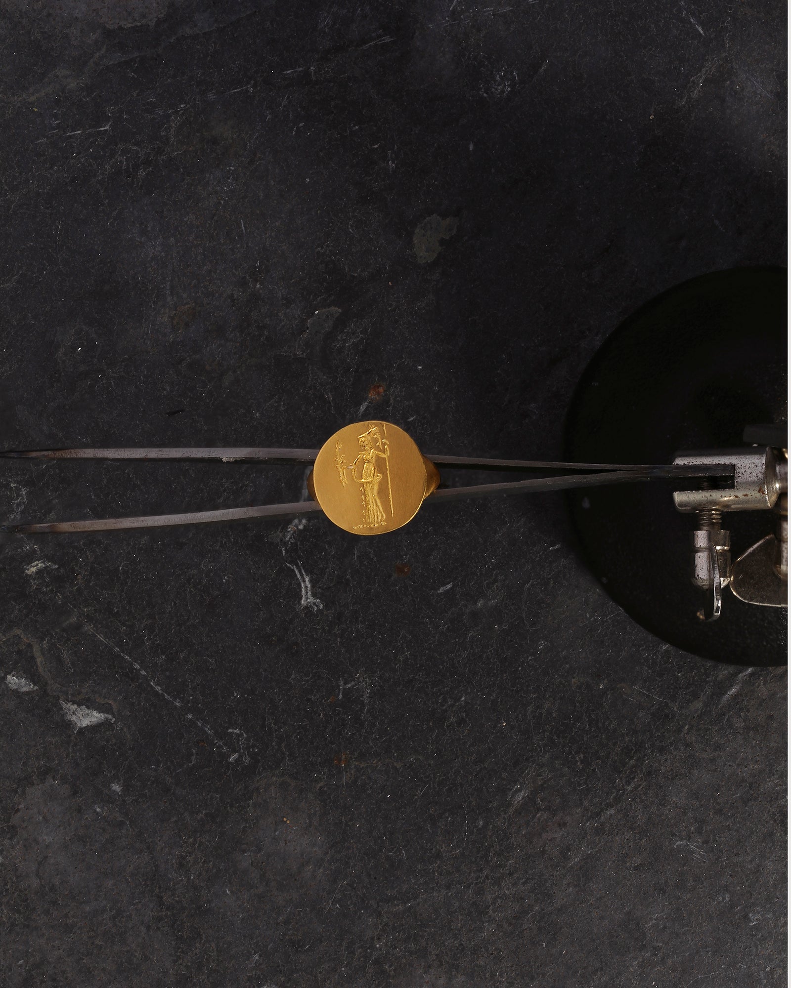 Heritage Ring Minerva Solid Gold