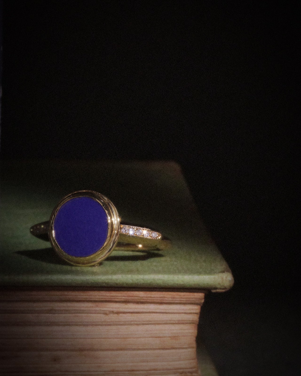 Inara Ring Lapis Solid Gold